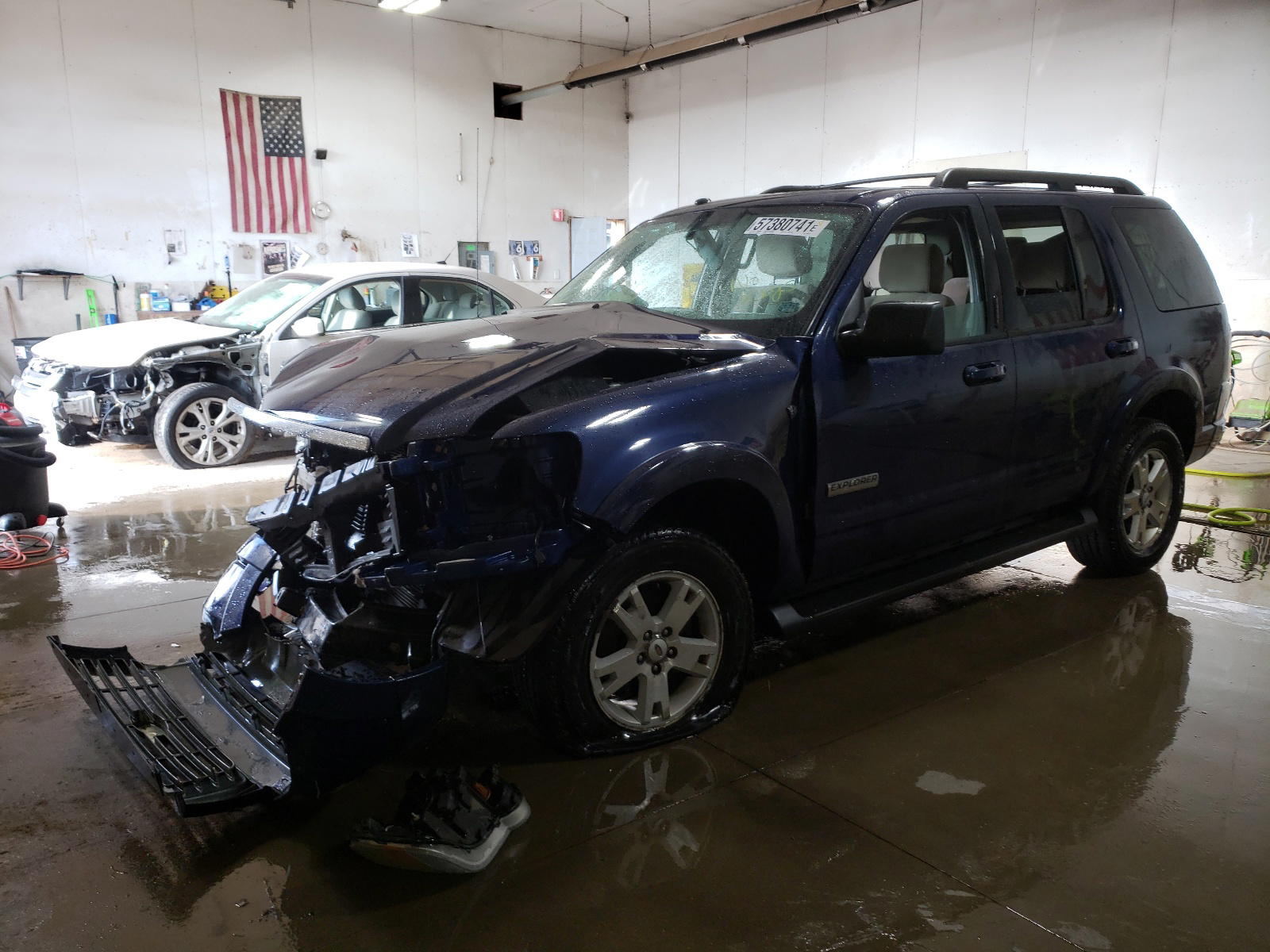 Photo 2 from auction – 2007 FORD EXPLORER X with VIN 1FMEU738X7UA85285