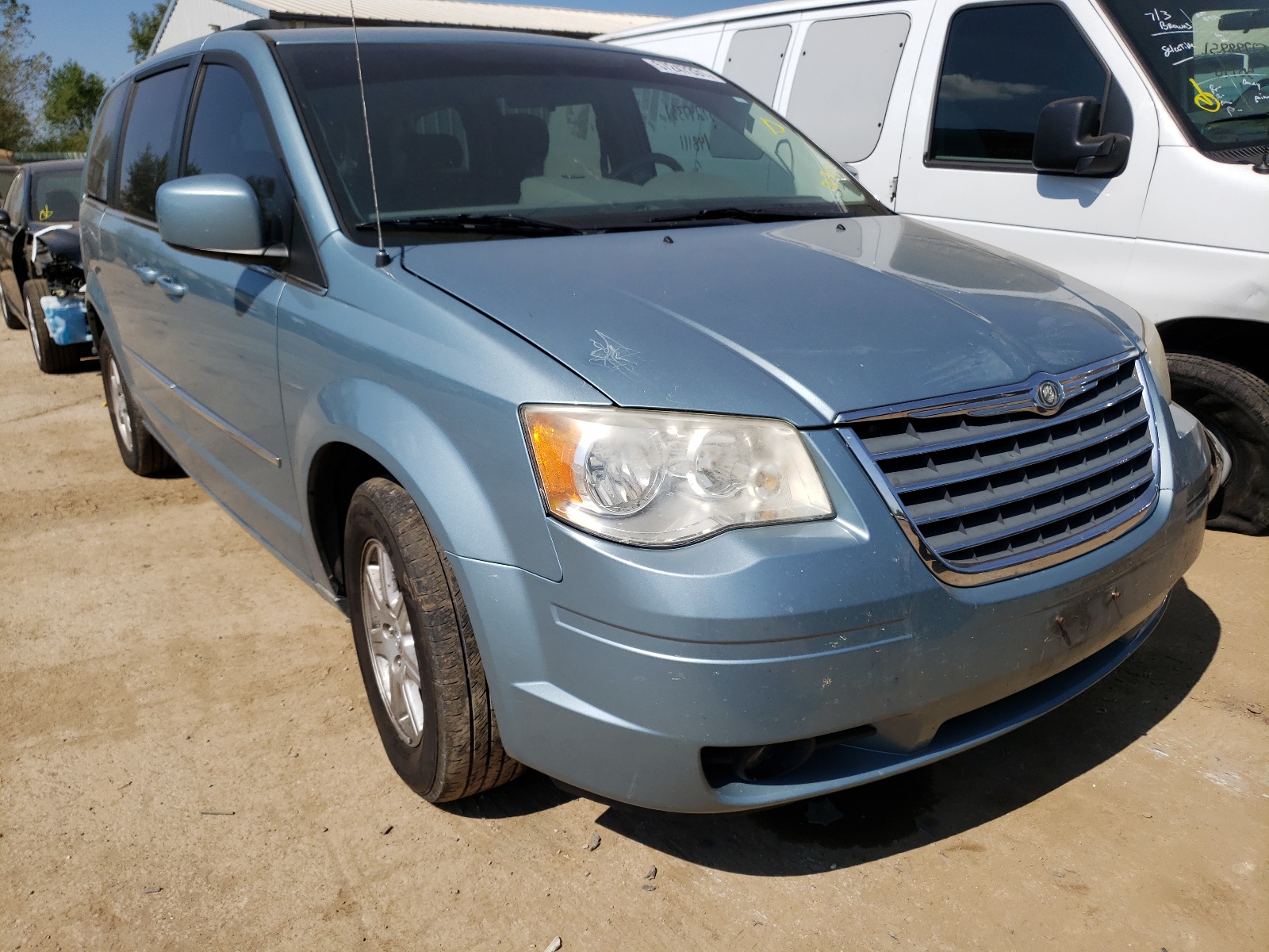 CHRYSLER TOWN & COU 2010 with VIN 2A4RR5D19AR176303 - Photo from auction