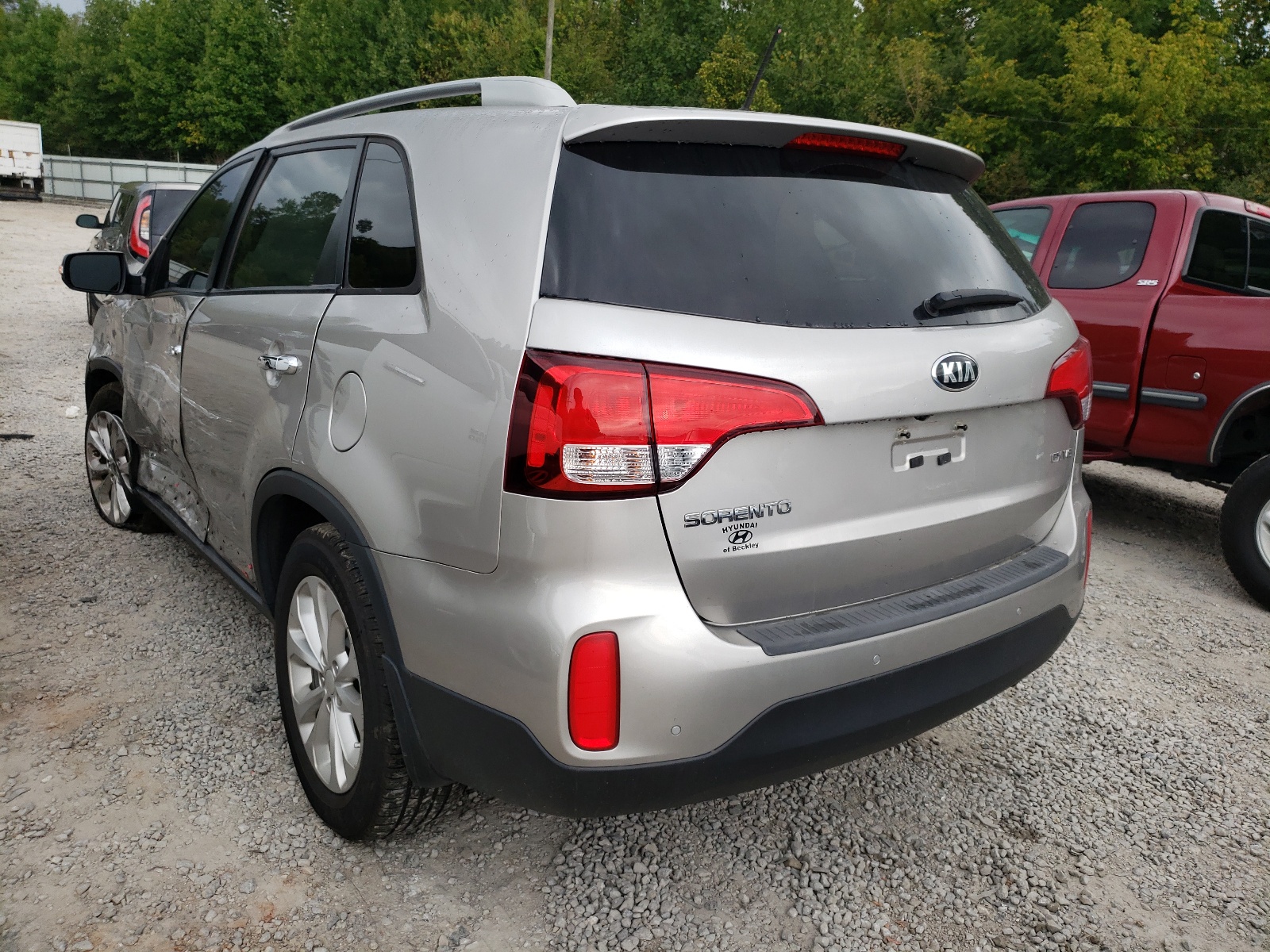 Photo 3 from auction – 2015 KIA SORENTO EX with VIN 5XYKUDA74FG602810