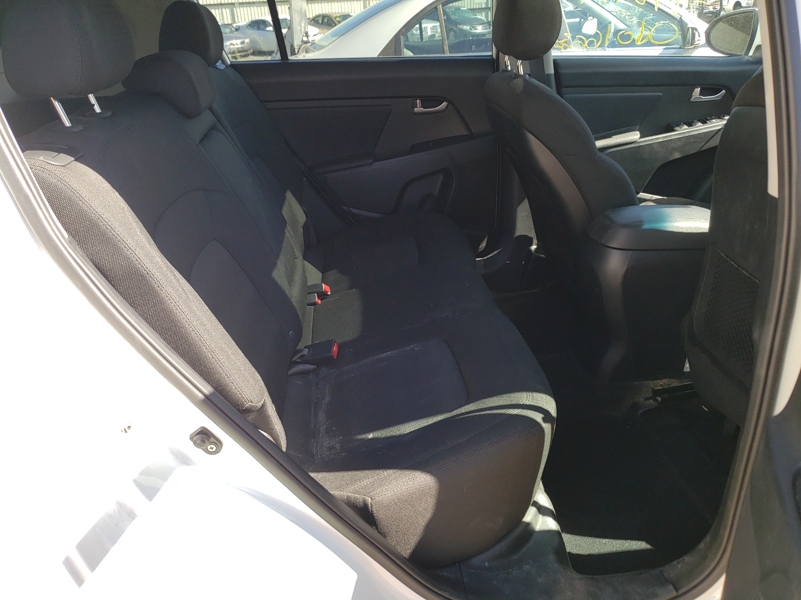 Photo 6 from auction – 2011 KIA SPORTAGE L with VIN KNDPBCA25B7079363