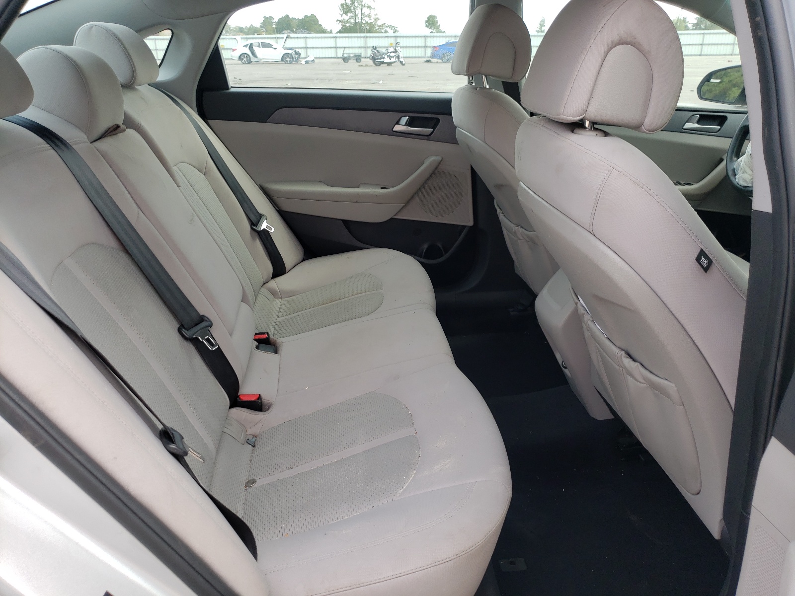 Photo 6 from auction – 2017 HYUNDAI SONATA SE with VIN 5NPE24AF4HH547071