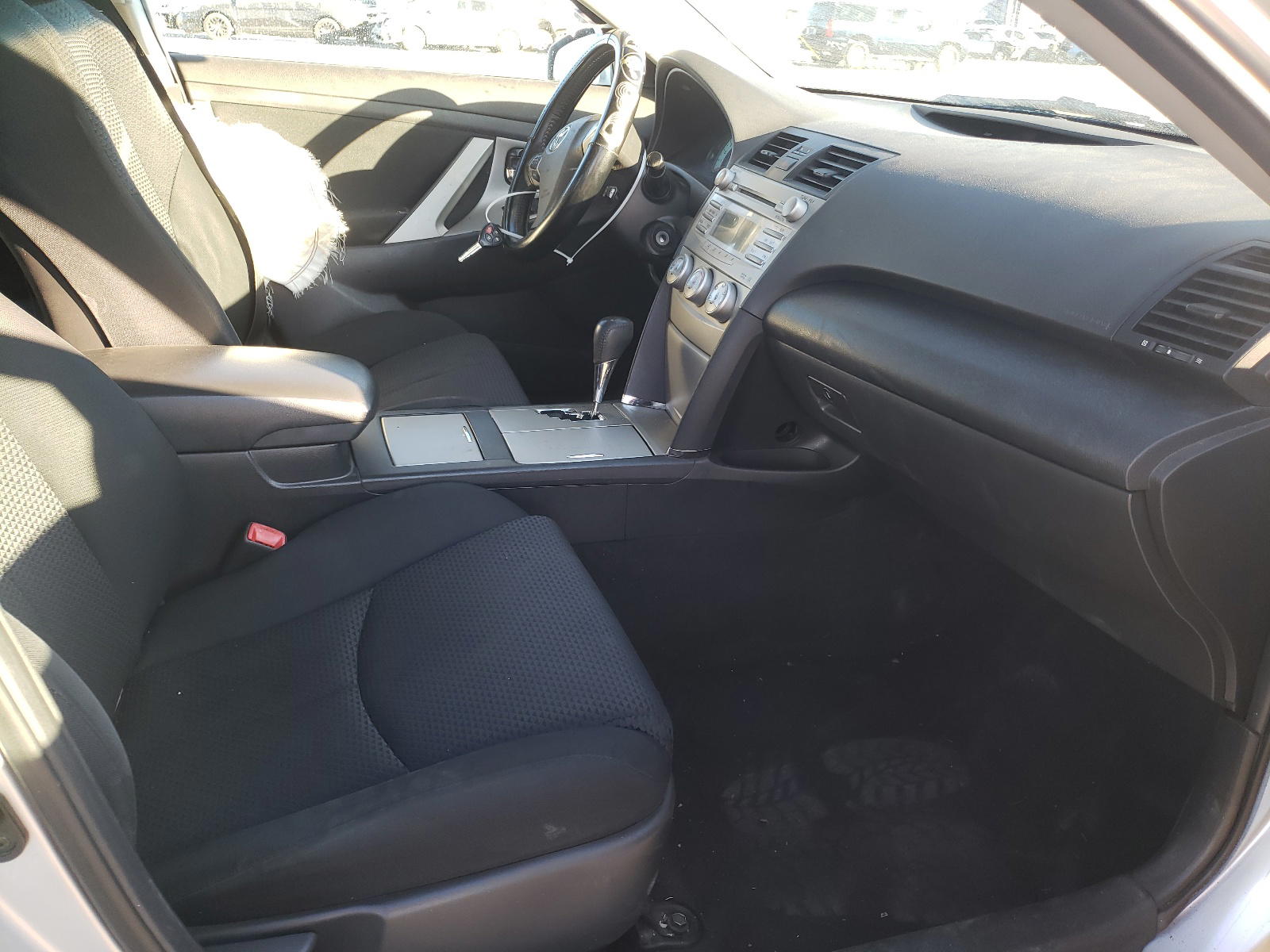 Photo 5 from auction – 2011 TOYOTA CAMRY BASE with VIN 4T1BF3EK6BU736015