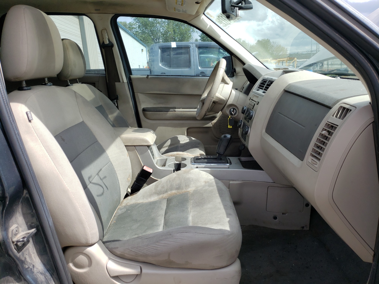 Photo 5 from auction – 2008 FORD ESCAPE XLT with VIN 1FMCU931X8KB14383