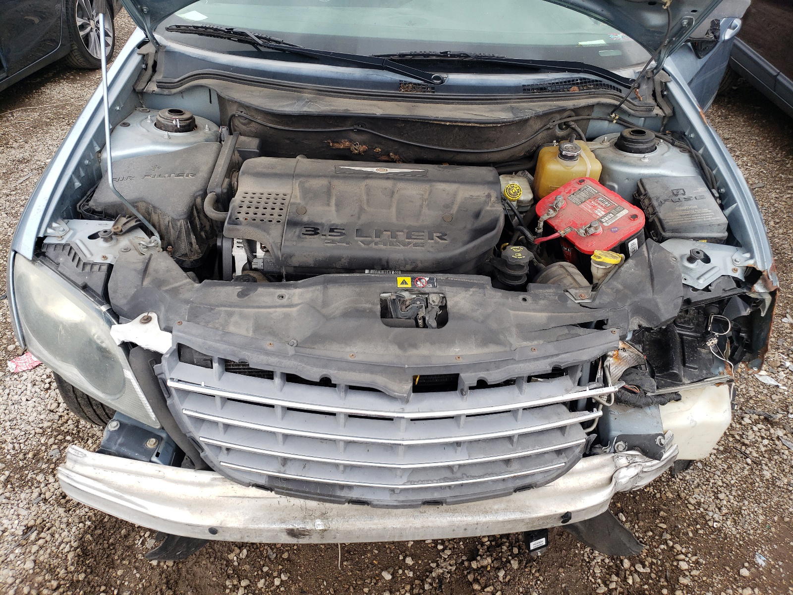 Photo 7 from auction – 2005 CHRYSLER PACIFICA with VIN 2C4GM68405R551930