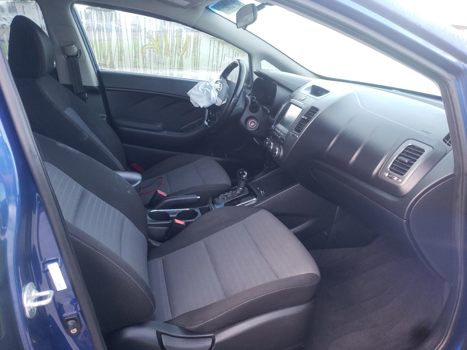 Photo 5 from auction – 2017 KIA FORTE LX with VIN 3KPFL4A73HE100634