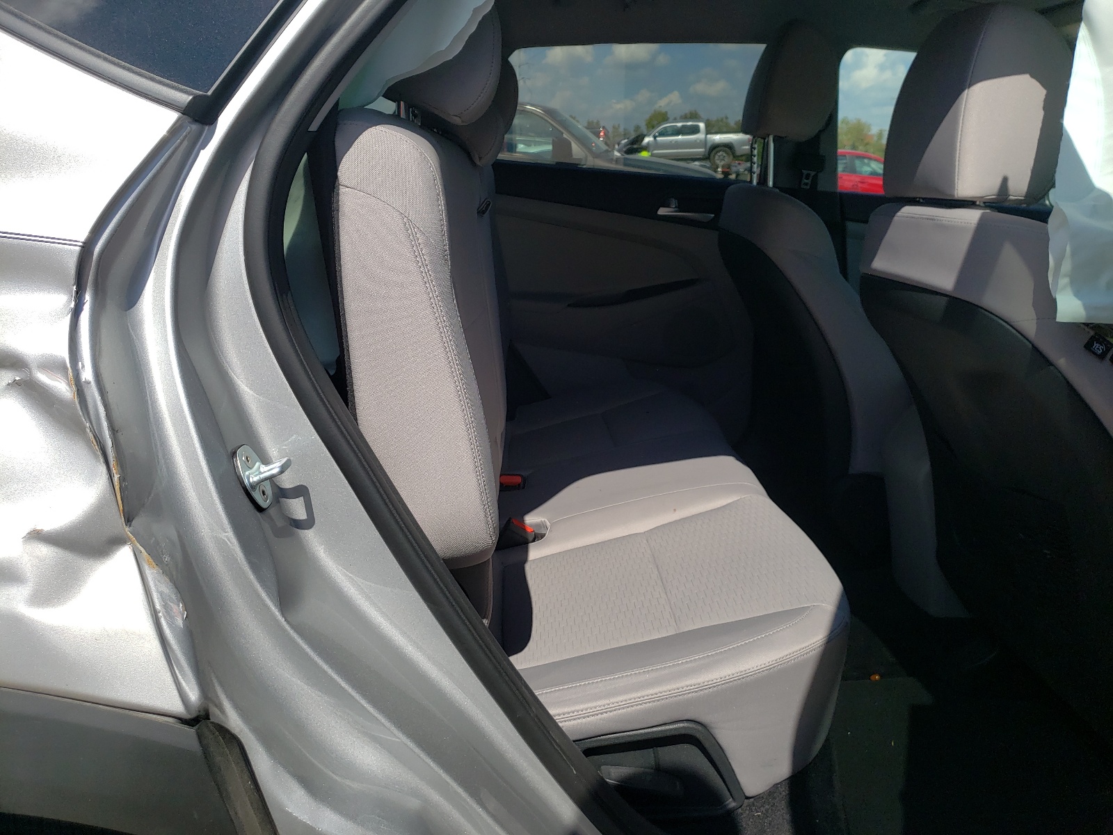 Photo 6 from auction – 2020 HYUNDAI TUCSON SE with VIN KM8J2CA44LU134911