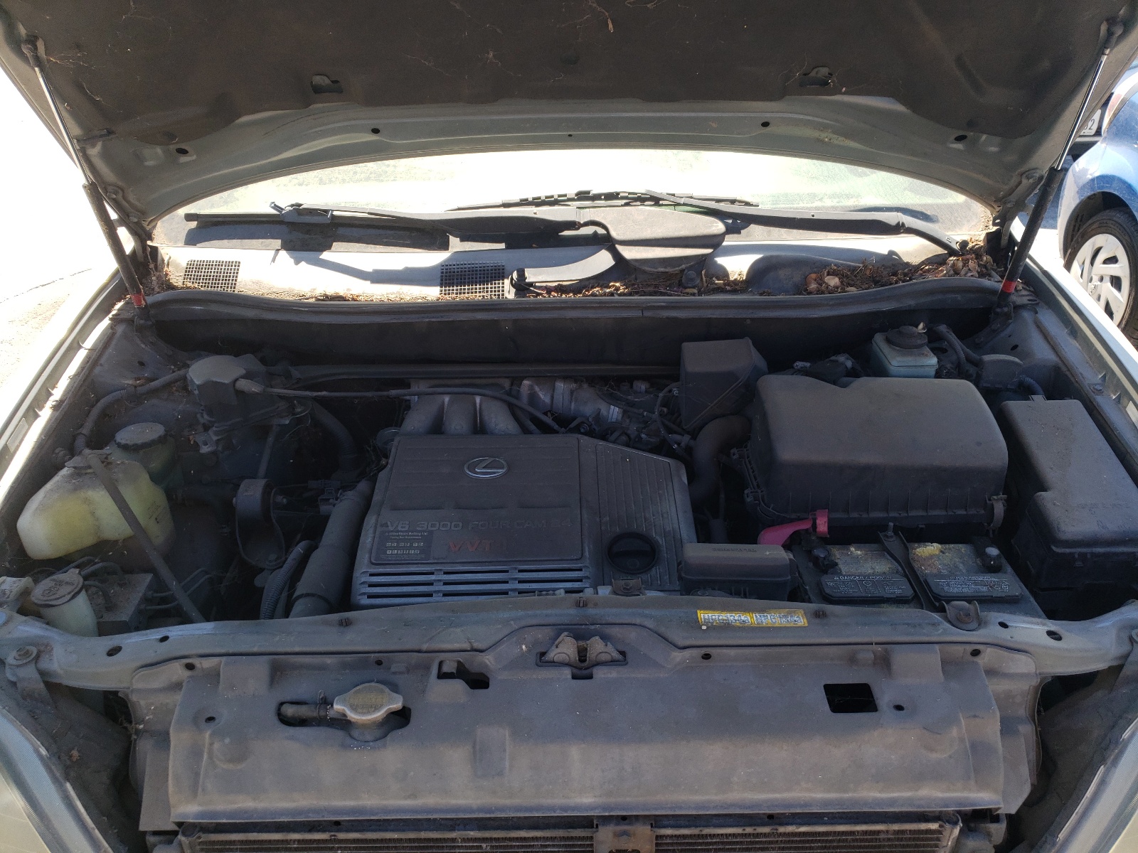 Photo 7 from auction – 2000 LEXUS RX 300 with VIN JT6GF10U5Y0067184