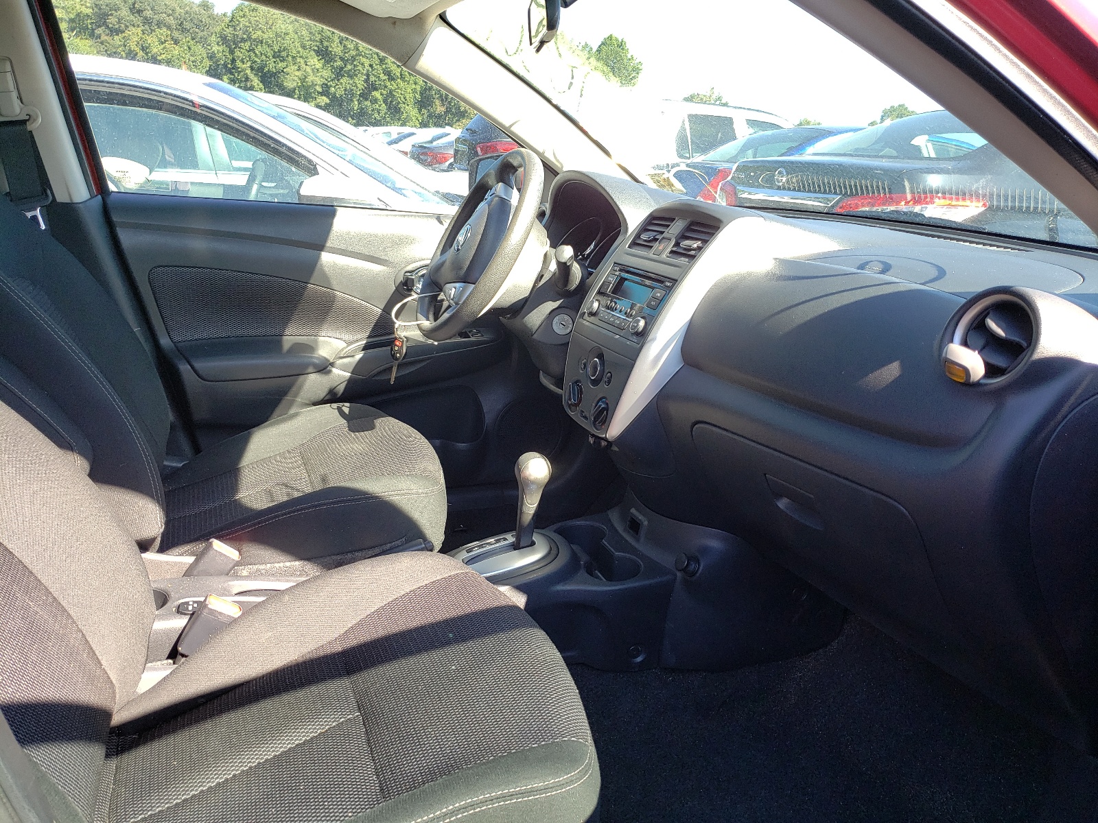 Zdjęcie 5 z aukcji – 2017 NISSAN VERSA S z VIN 3N1CN7AP1HK436138