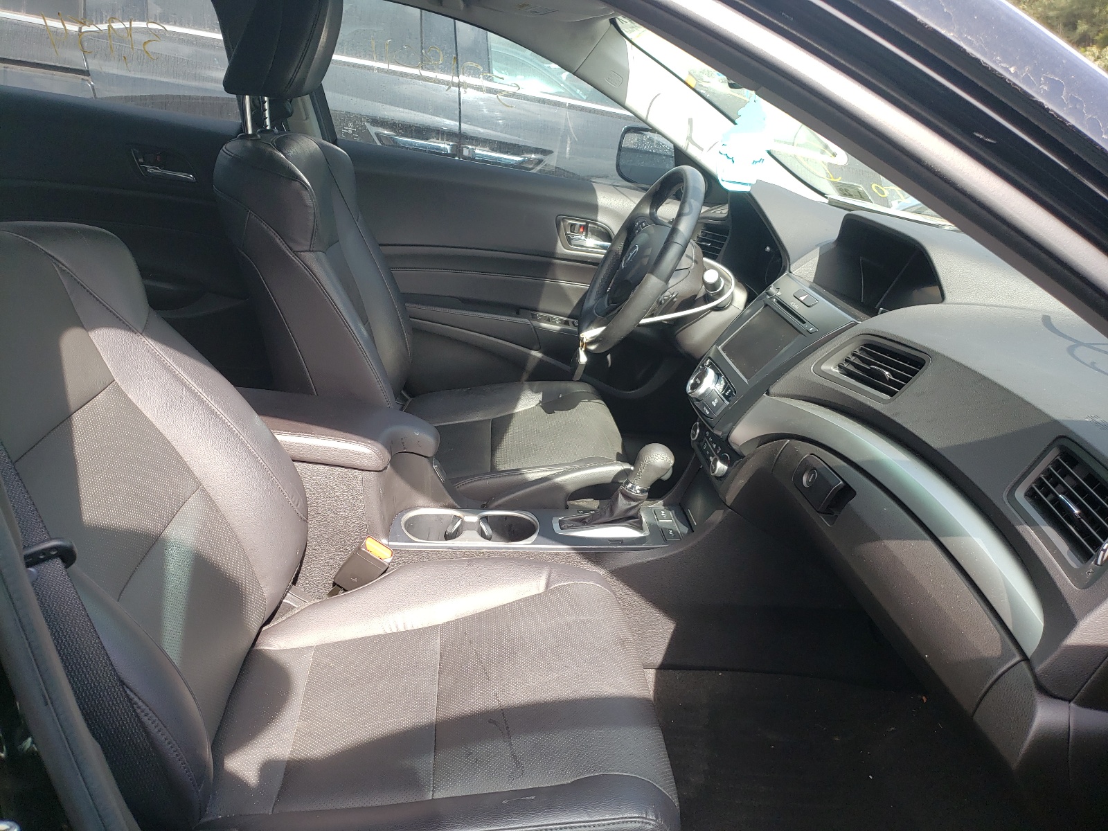 Photo 5 from auction – 2017 ACURA ILX PREMIU with VIN 19UDE2F7XHA004437