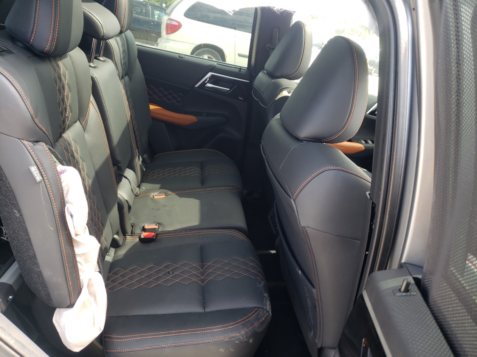 Photo 6 from auction – 2022 MITSUBISHI OUTLANDER with VIN JA4J3VA86NZ010767