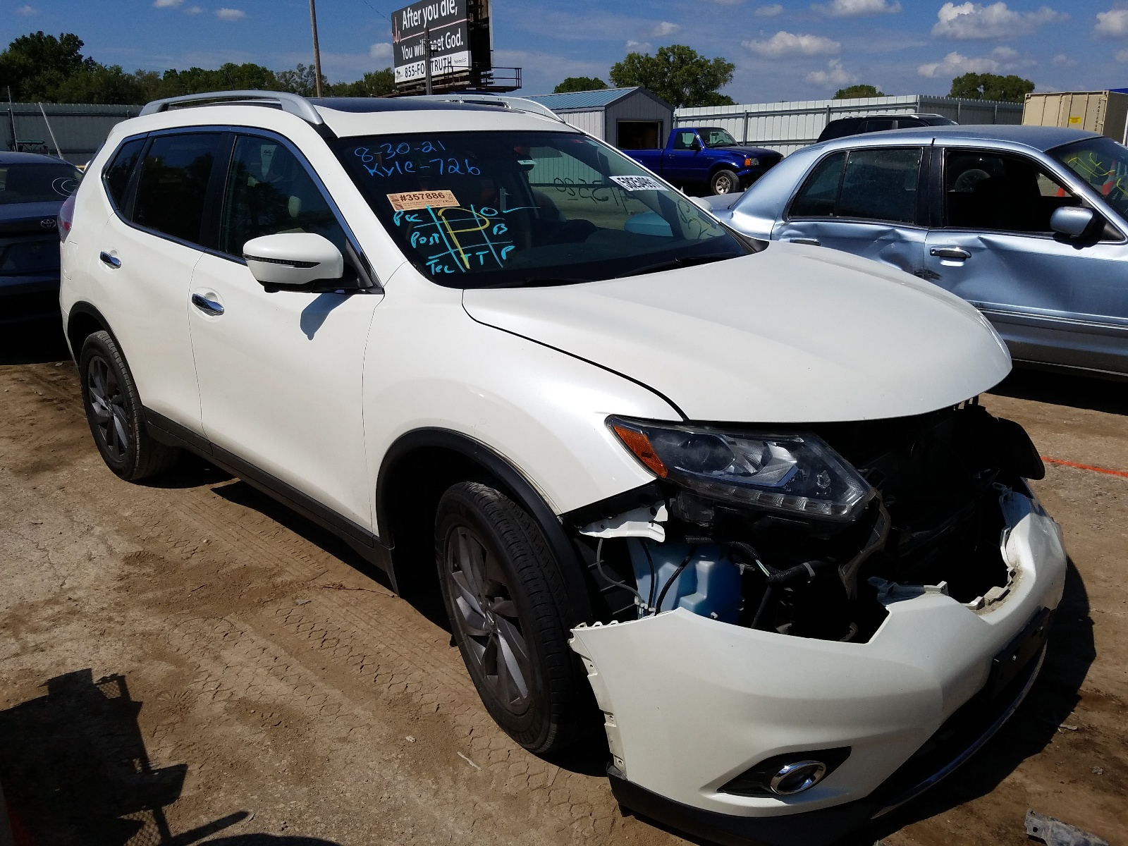 NISSAN ROGUE S 2016 with VIN 5N1AT2MV8GC811451 - Photo from auction