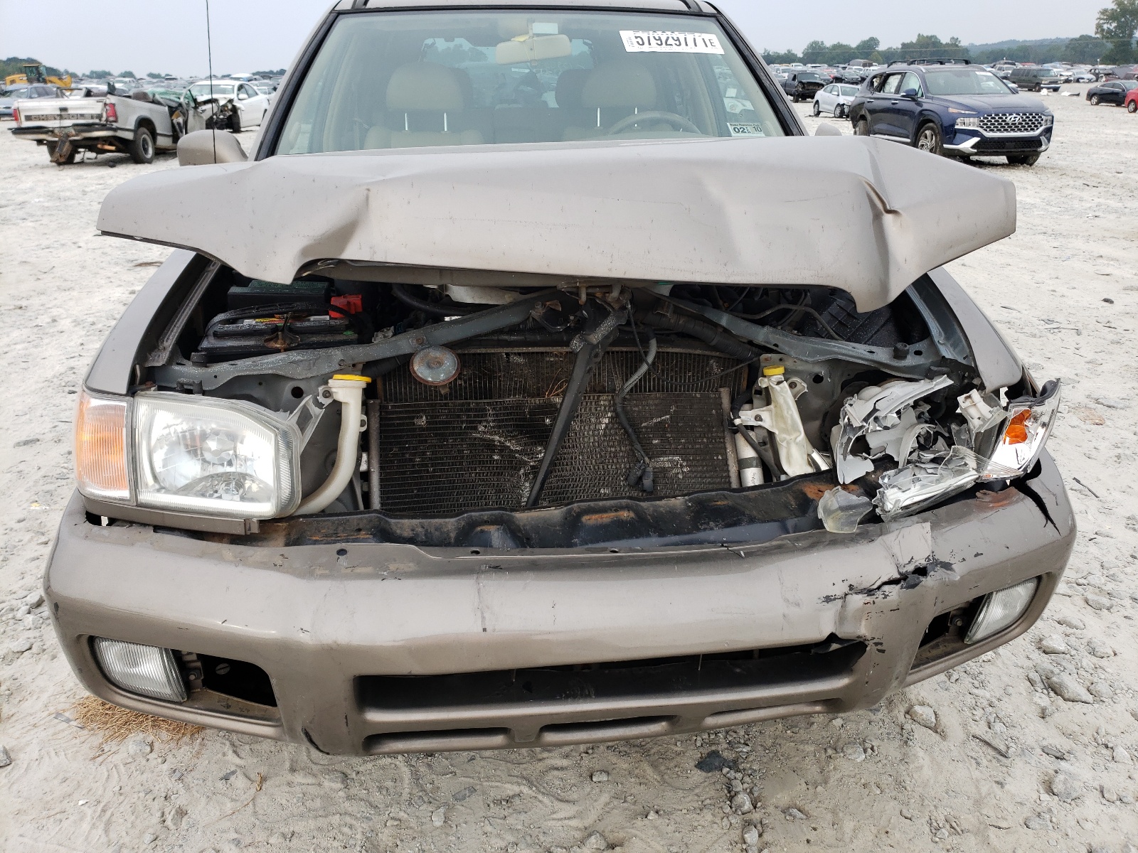 Photo 9 from auction – 2001 NISSAN PATHFINDER with VIN JN8DR09X51W567024