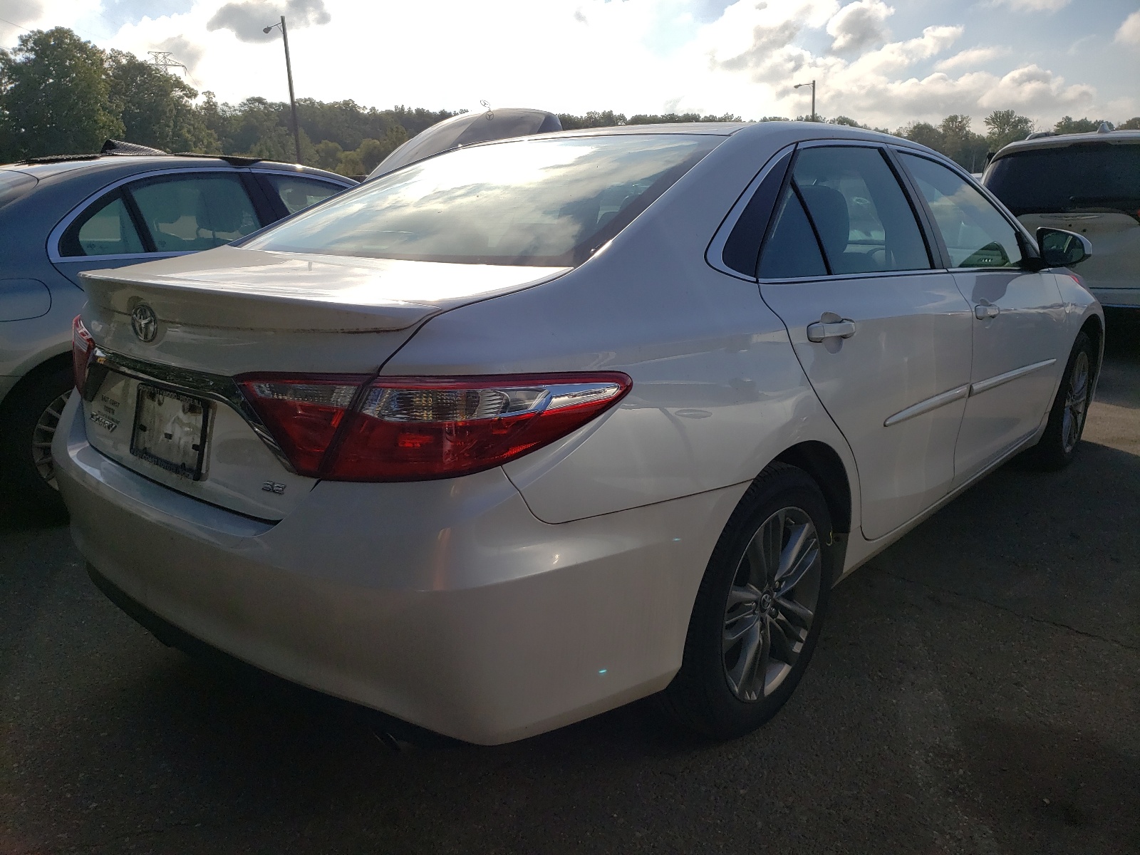 Photo 4 from auction – 2017 TOYOTA CAMRY LE with VIN 4T1BF1FK4HU396956