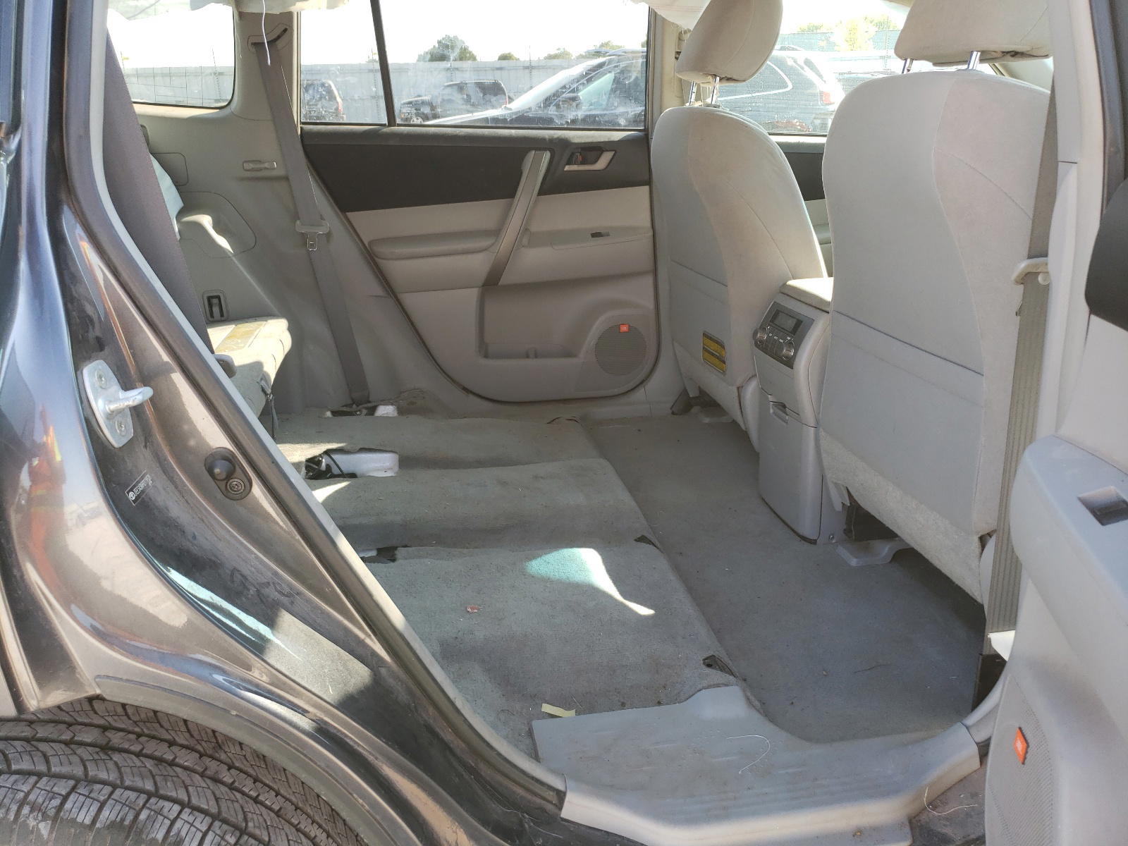 Photo 6 from auction – 2009 TOYOTA HIGHLANDER with VIN JTEES43A992119528