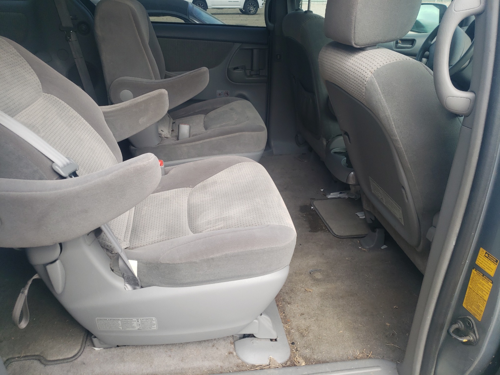 Photo 6 from auction – 2010 TOYOTA SIENNA CE with VIN 5TDKK4CC2AS312559