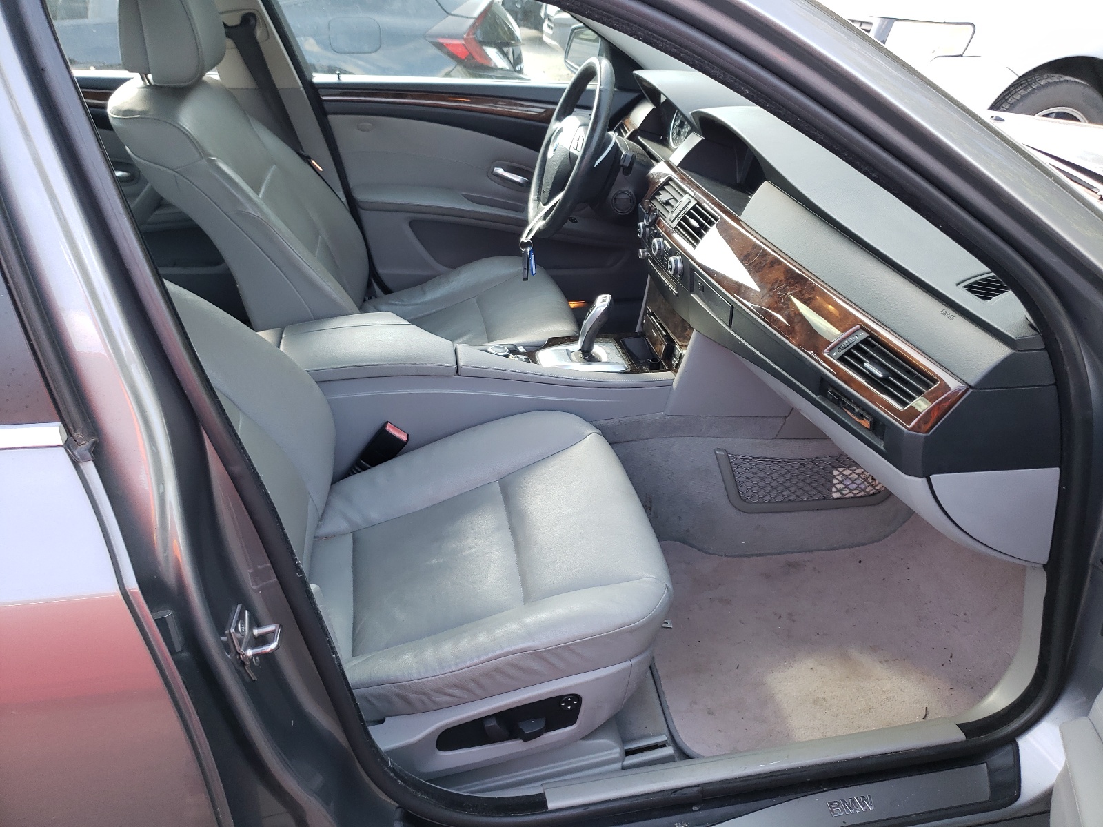 Photo 5 from auction – 2010 BMW 528 I with VIN WBANU5C56AC442700