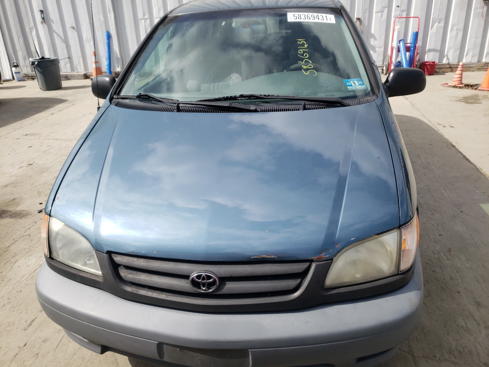 Photo 9 from auction – 2002 TOYOTA SIENNA LE with VIN 4T3ZF13C12U486625