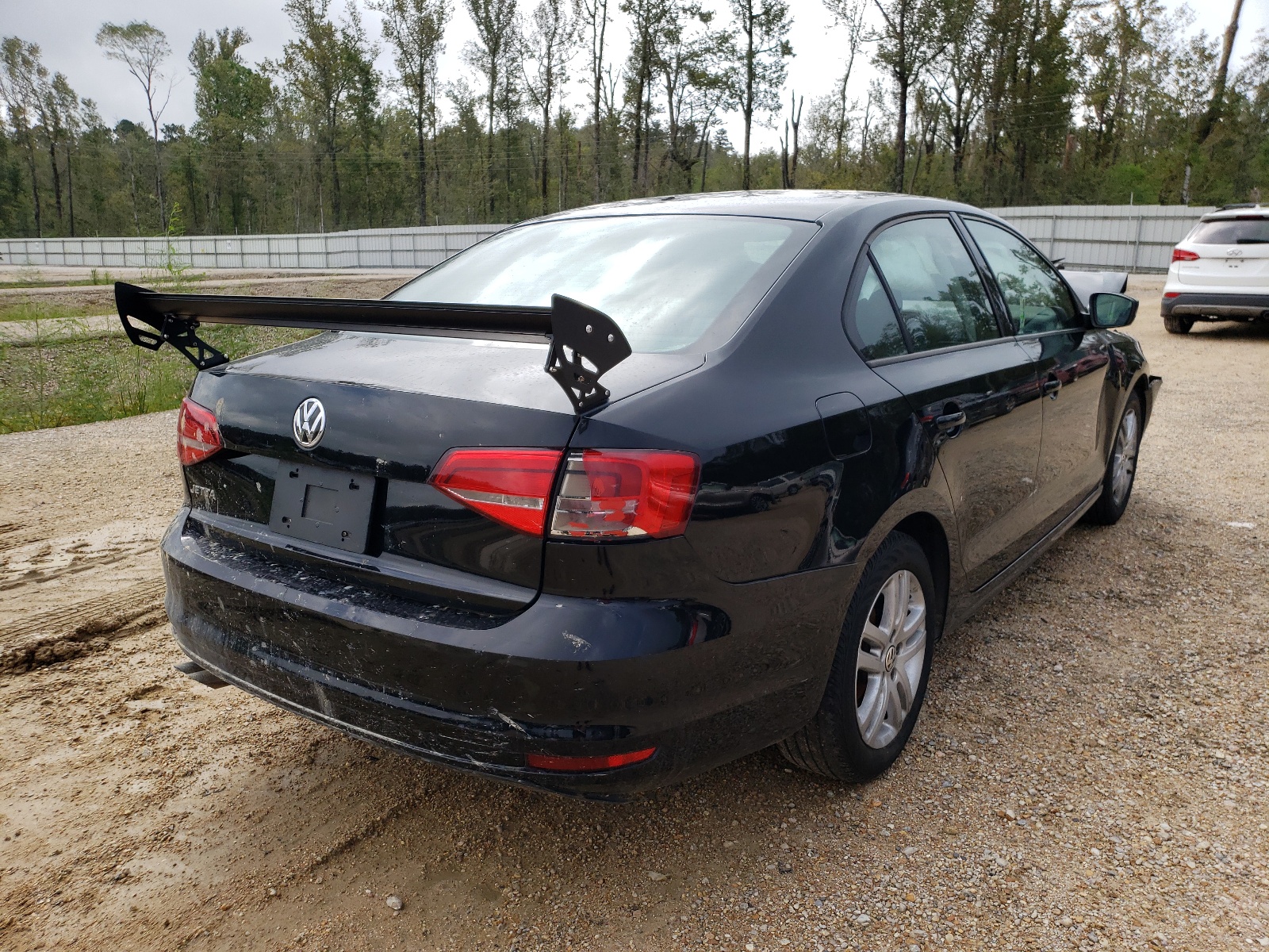 Photo 4 from auction – 2015 VOLKSWAGEN JETTA BASE with VIN 3VW2K7AJ6FM351811