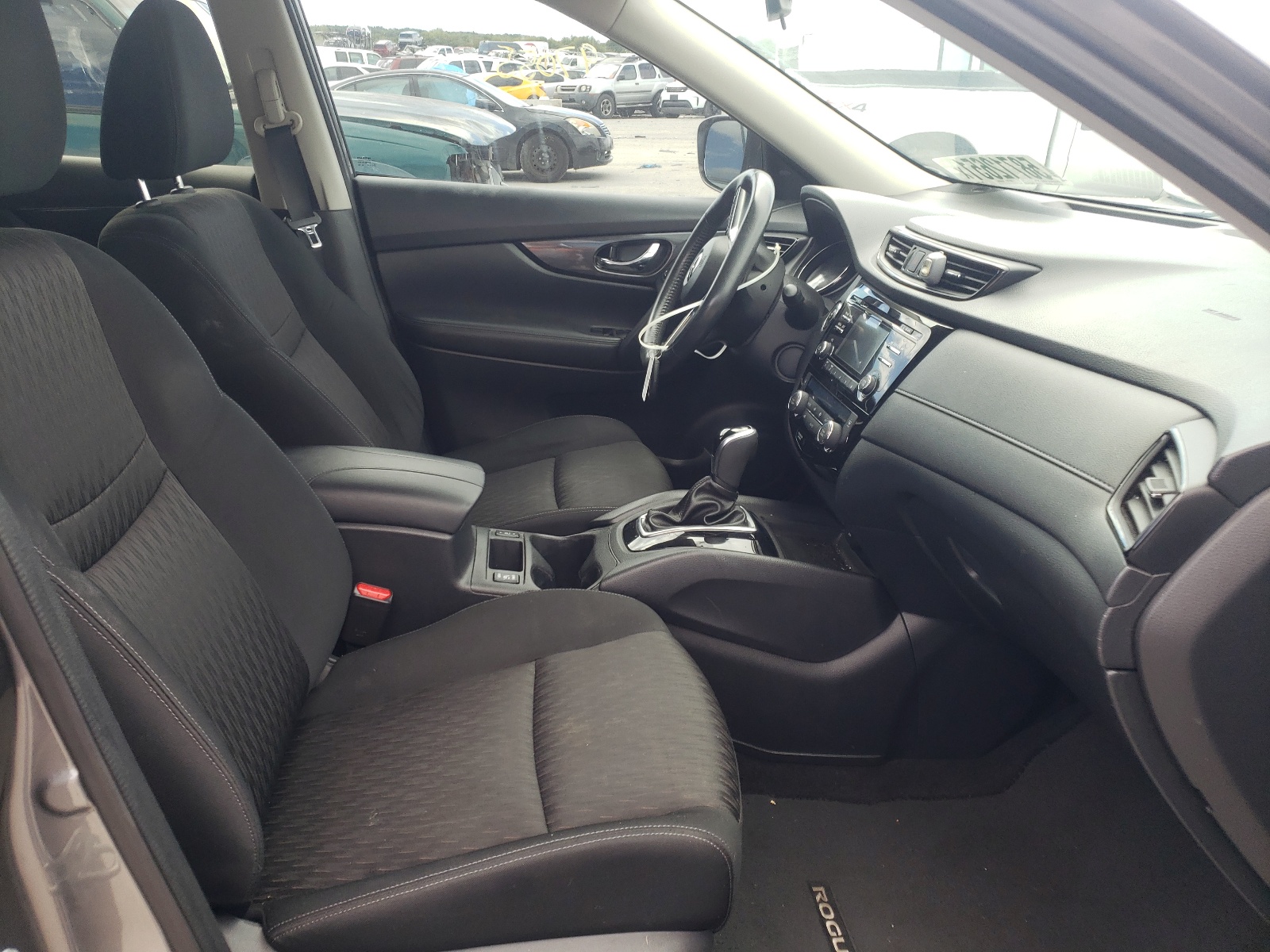 Photo 5 from auction – 2017 NISSAN ROGUE S with VIN KNMAT2MT8HP511034