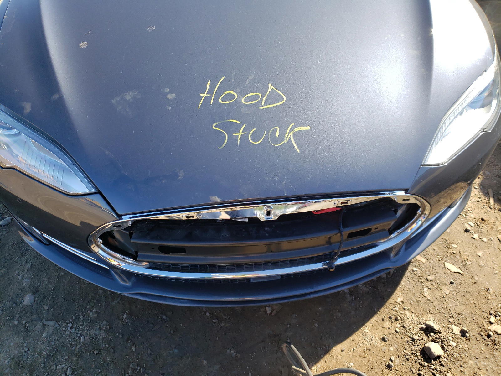 Photo 7 from auction – 2015 TESLA MODEL S 85 with VIN 5YJSA1H28FFP71317