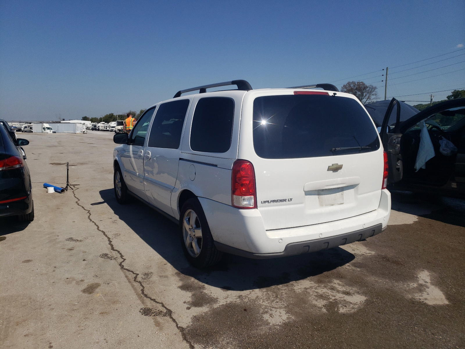 Photo 3 from auction – 2007 CHEVROLET UPLANDER L with VIN 1GNDV33177D217404