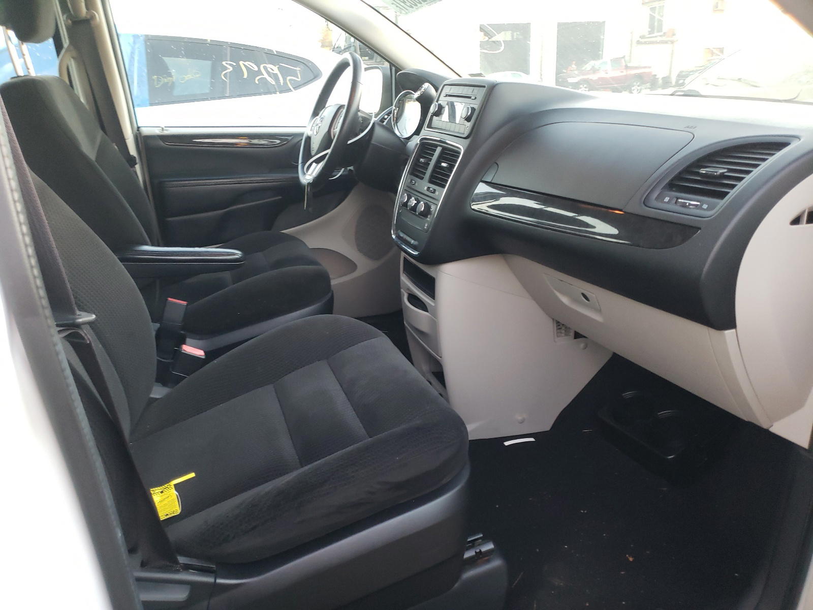Photo 5 from auction – 2016 DODGE GRAND CARA with VIN 2C4RDGBG7GR146748