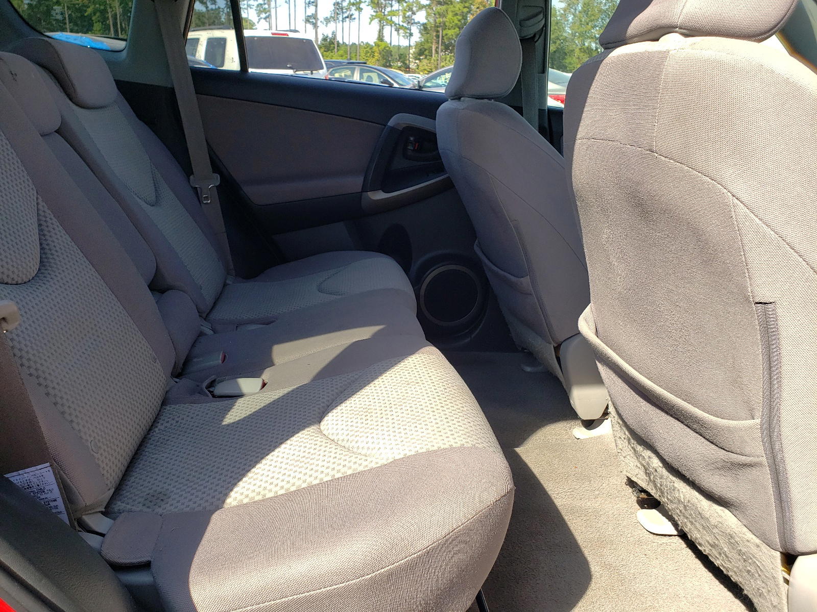 Photo 6 from auction – 2006 TOYOTA RAV4 with VIN JTMZD33V366012234