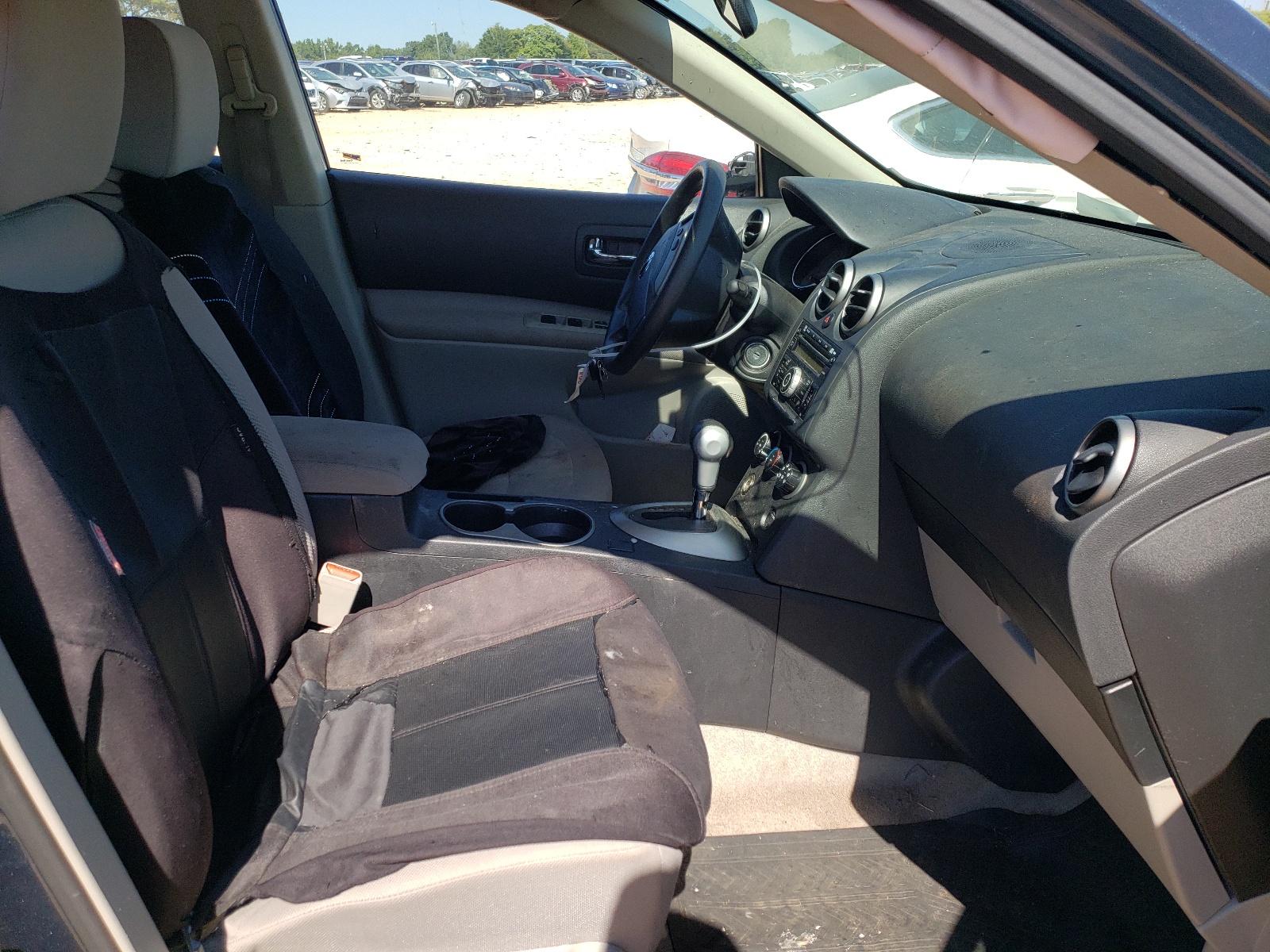 Photo 5 from auction – 2013 NISSAN ROGUE S with VIN JN8AS5MT5DW016668