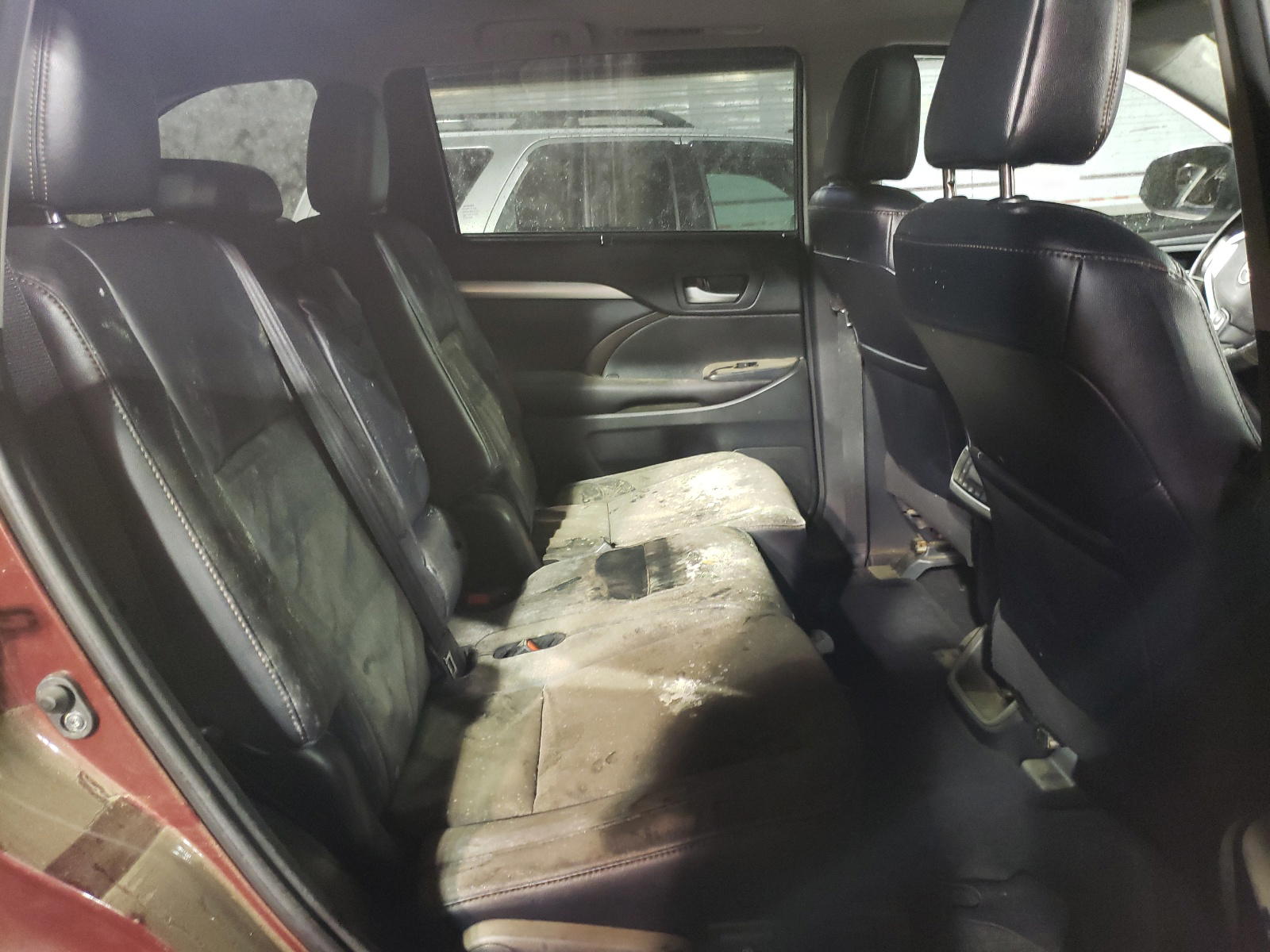 Photo 6 from auction – 2016 TOYOTA HIGHLANDER with VIN 5TDJKRFH6GS318180