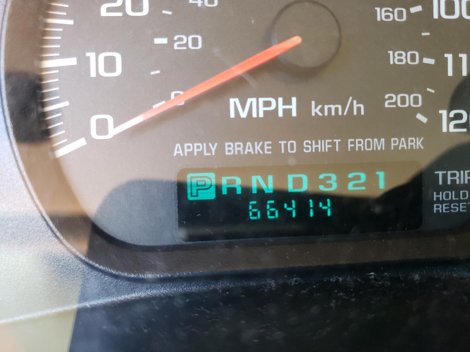 Photo 8 from auction – 2004 CHEVROLET IMPALA with VIN 2G1WF52E849187829