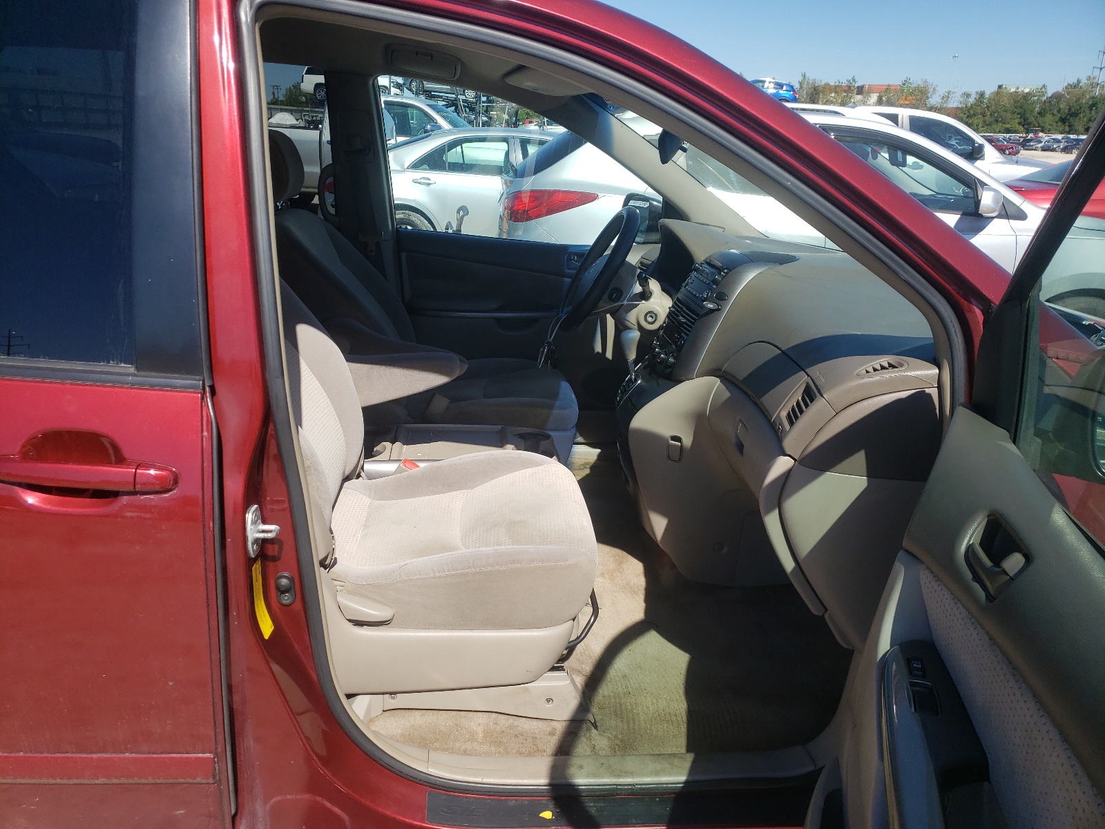 Photo 5 from auction – 2006 TOYOTA SIENNA CE with VIN 5TDZA23C26S555205