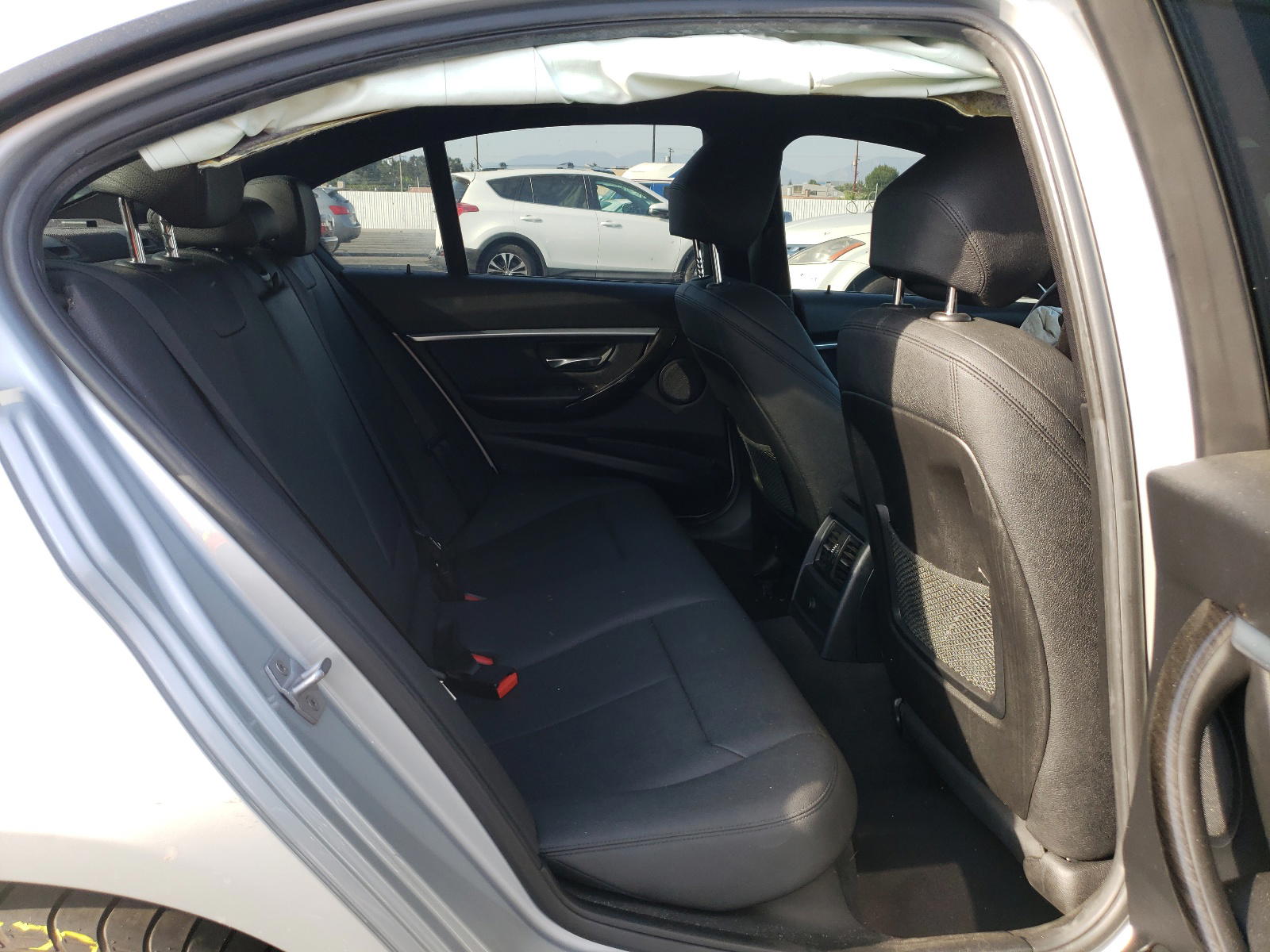 Photo 6 from auction – 2018 BMW 330E with VIN WBA8E1C57JA178014