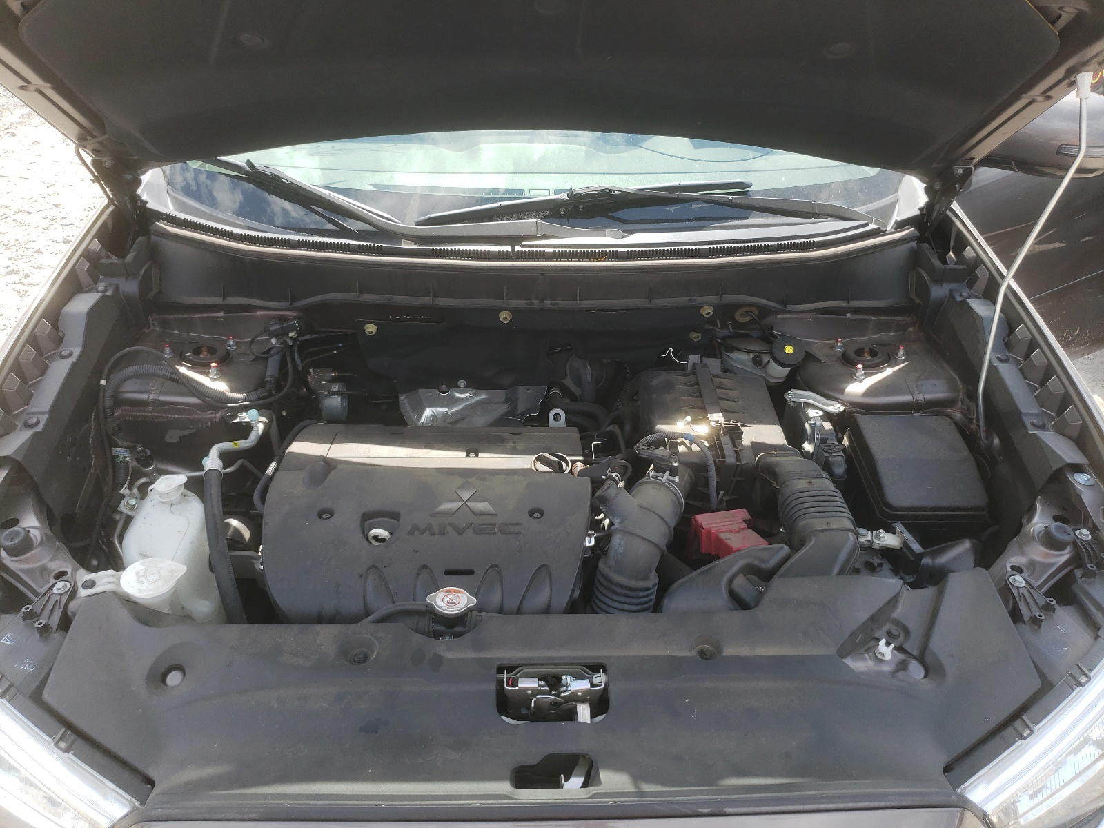 Photo 7 from auction – 2017 MITSUBISHI OUTLANDER with VIN JA4AP3AU4HZ016366