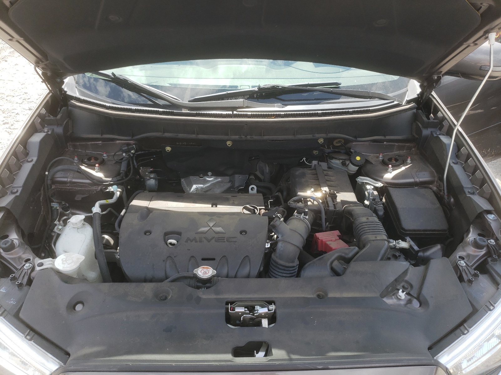 صورة رقم 7 من المزاد - 2017 MITSUBISHI OUTLANDER مع VIN JA4AP3AU4HZ016366