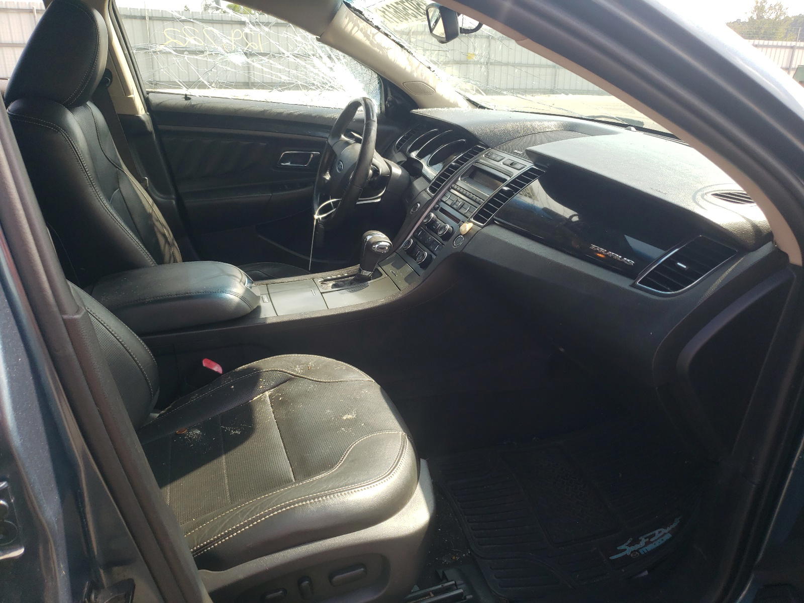 Photo 5 from auction – 2010 FORD TAURUS LIM with VIN 1FAHP2FW7AG161546