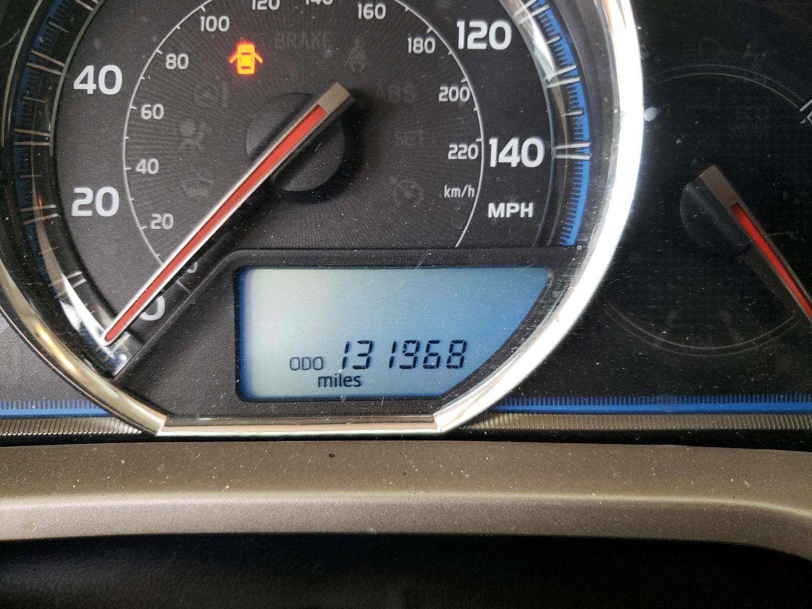 Photo 8 from auction – 2015 TOYOTA RAV4 LIMIT with VIN 2T3DFREV1FW258945