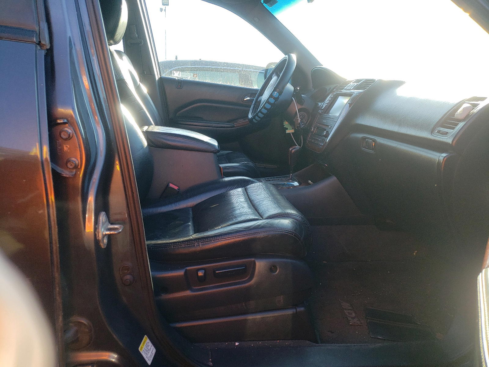 Photo 5 from auction – 2005 ACURA MDX with VIN 2HNYD18855H534745