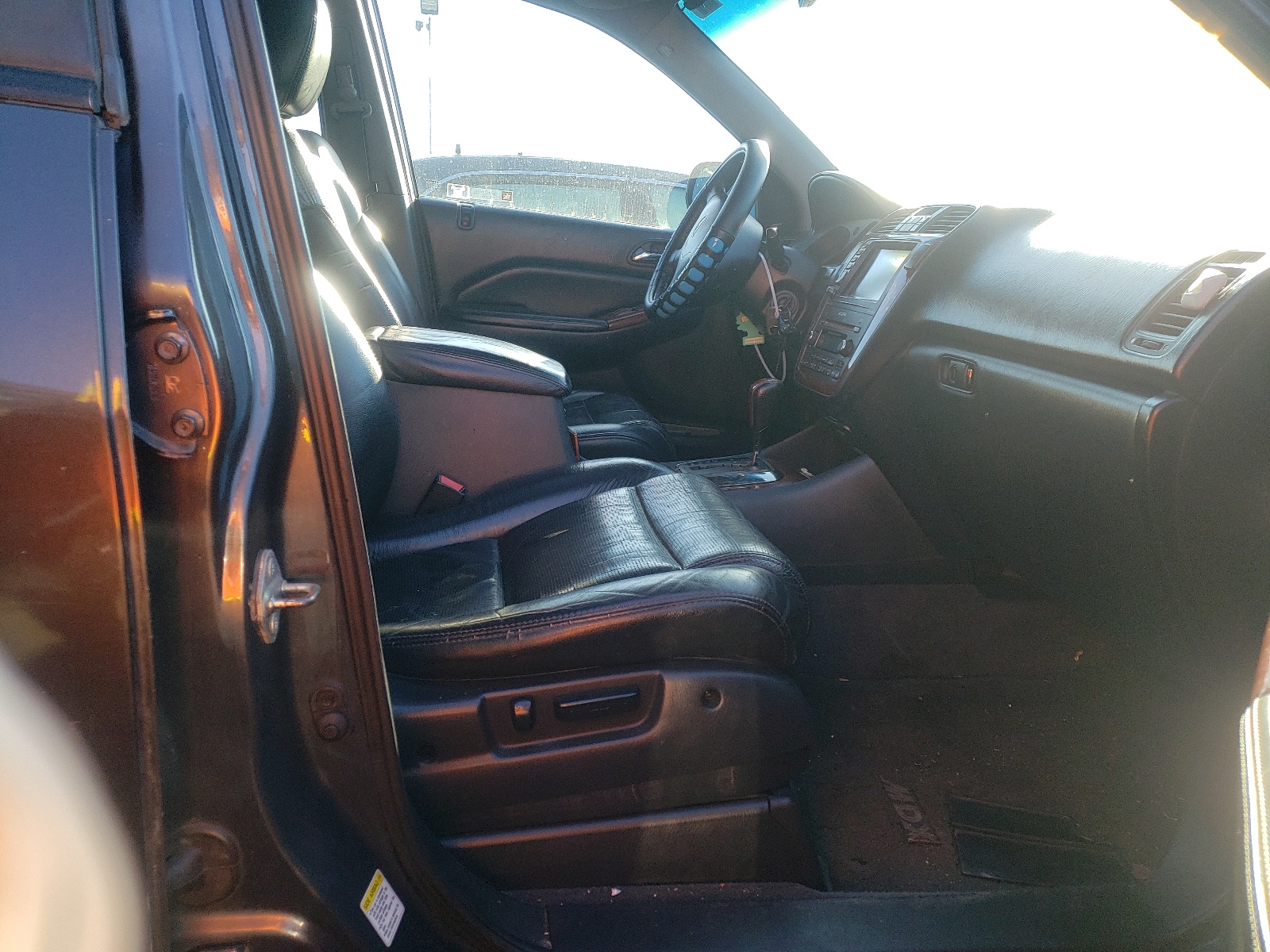 Zdjęcie 5 z aukcji – 2005 ACURA MDX z VIN 2HNYD18855H534745