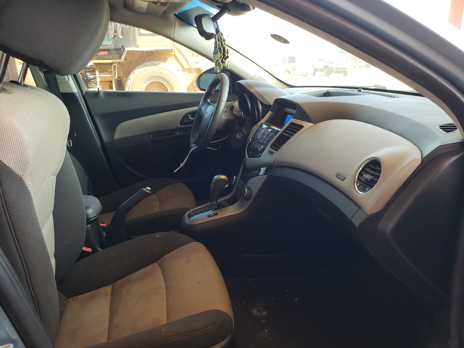 Photo 5 from auction – 2012 CHEVROLET CRUZE LS with VIN 1G1PC5SH3C7150226