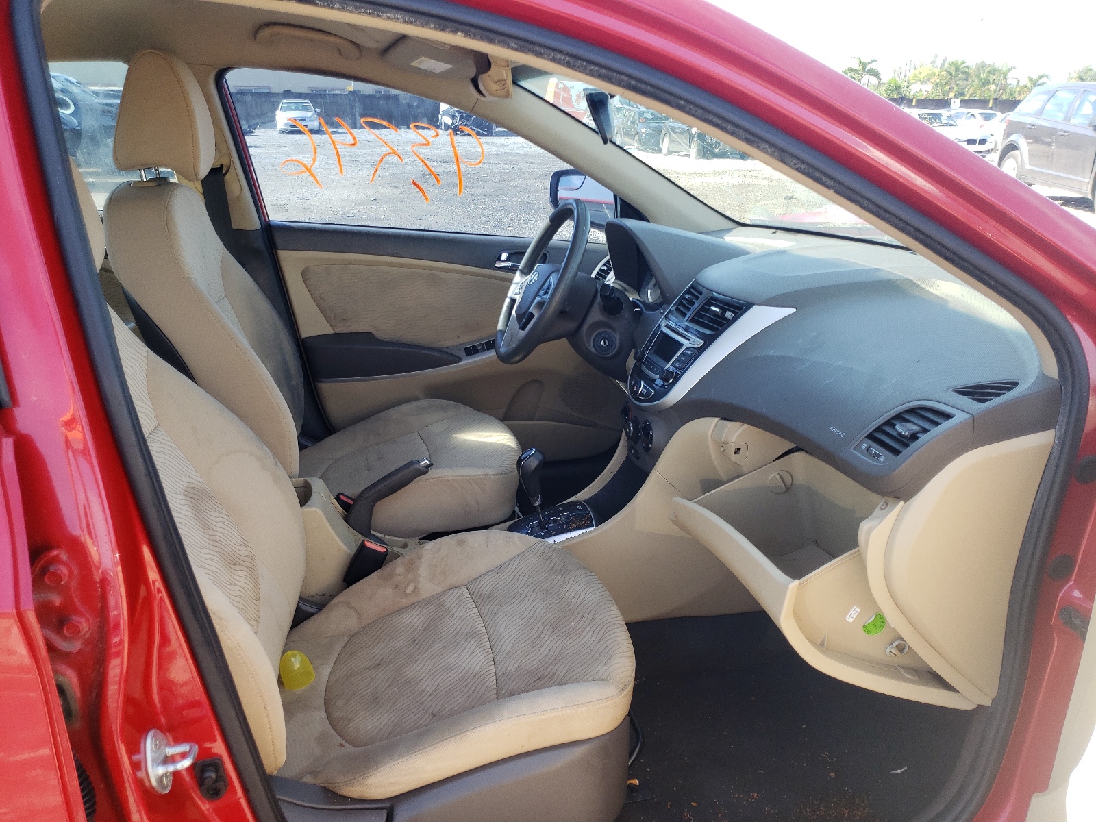 Photo 5 from auction – 2014 HYUNDAI ACCENT GLS with VIN KMHCU4AE8EU592777