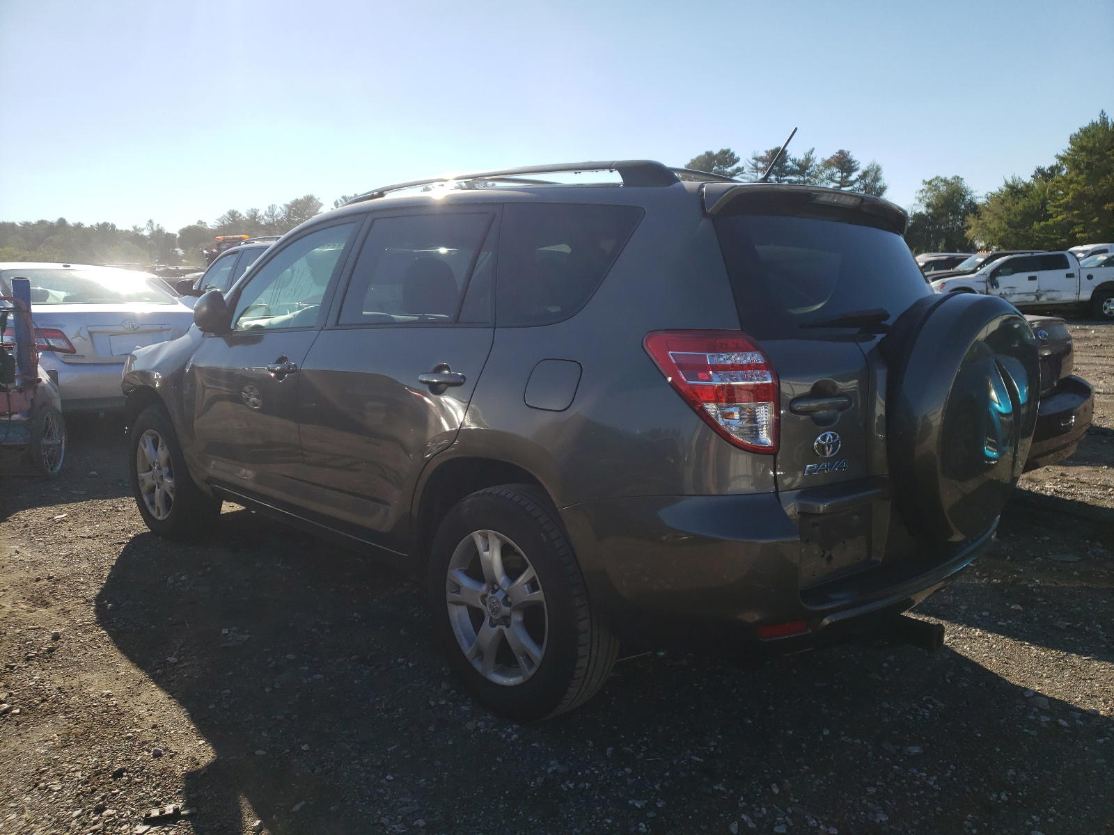Photo 3 from auction – 2011 TOYOTA RAV4 with VIN JTMBF4DV4B5049695