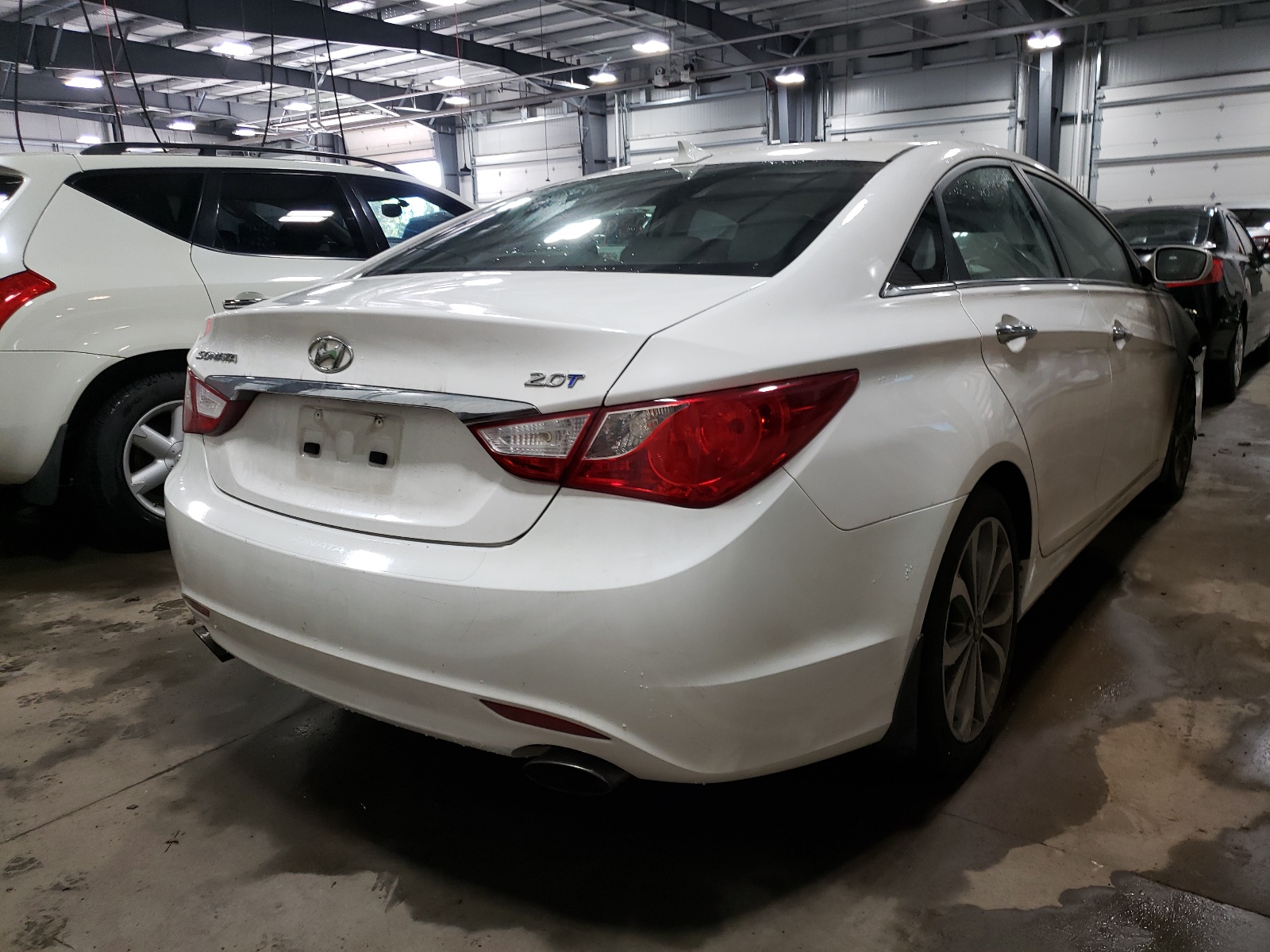 Photo 4 from auction – 2013 HYUNDAI SONATA SE with VIN 5NPEC4AB9DH765530