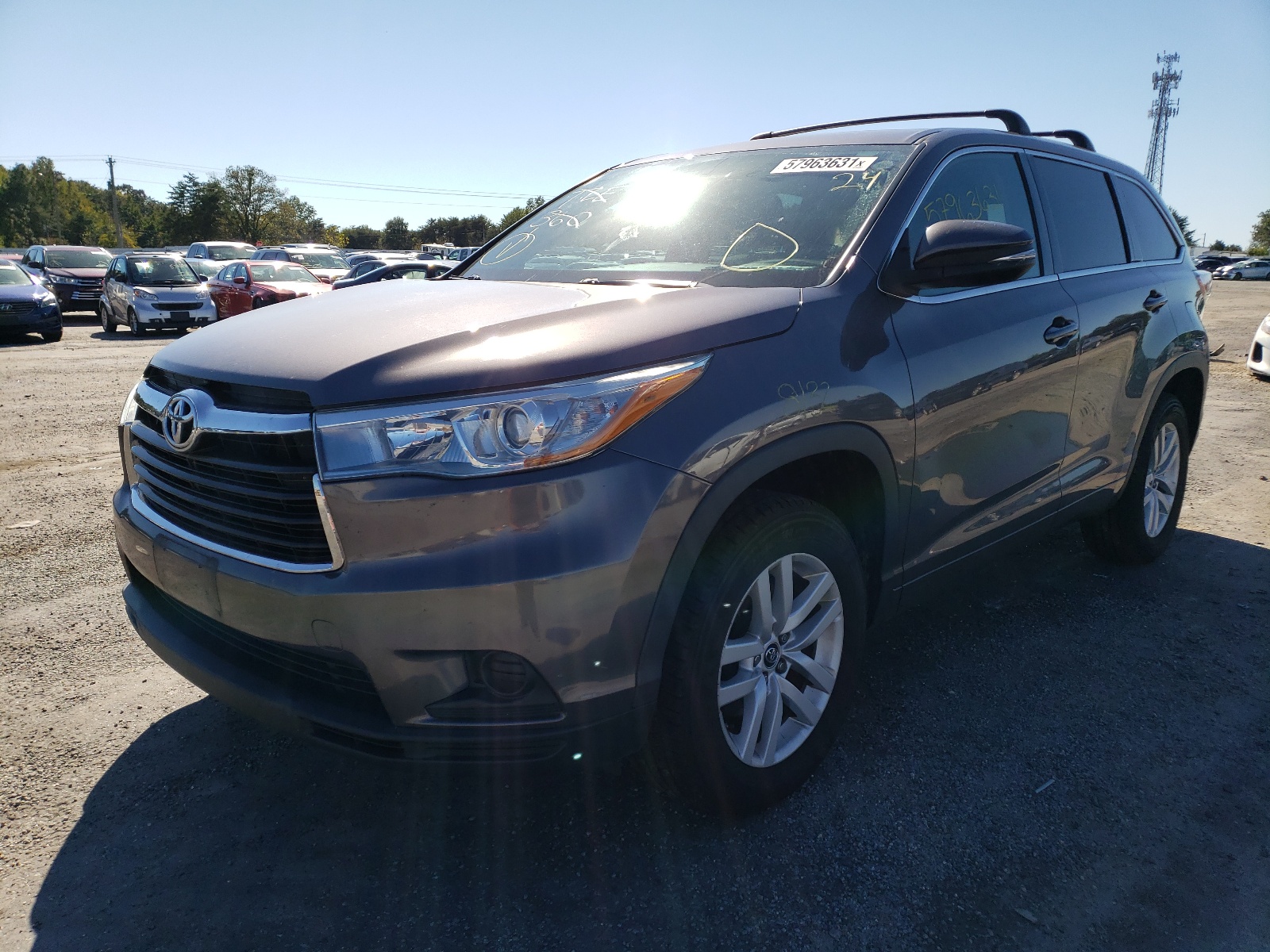 Photo 2 from auction – 2016 TOYOTA HIGHLANDER with VIN 5TDZARFH9GS017795