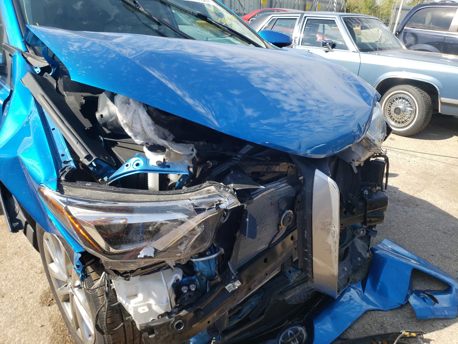 Photo 9 from auction – 2017 TOYOTA RAV4 LIMIT with VIN 2T3DFREV0HW544949