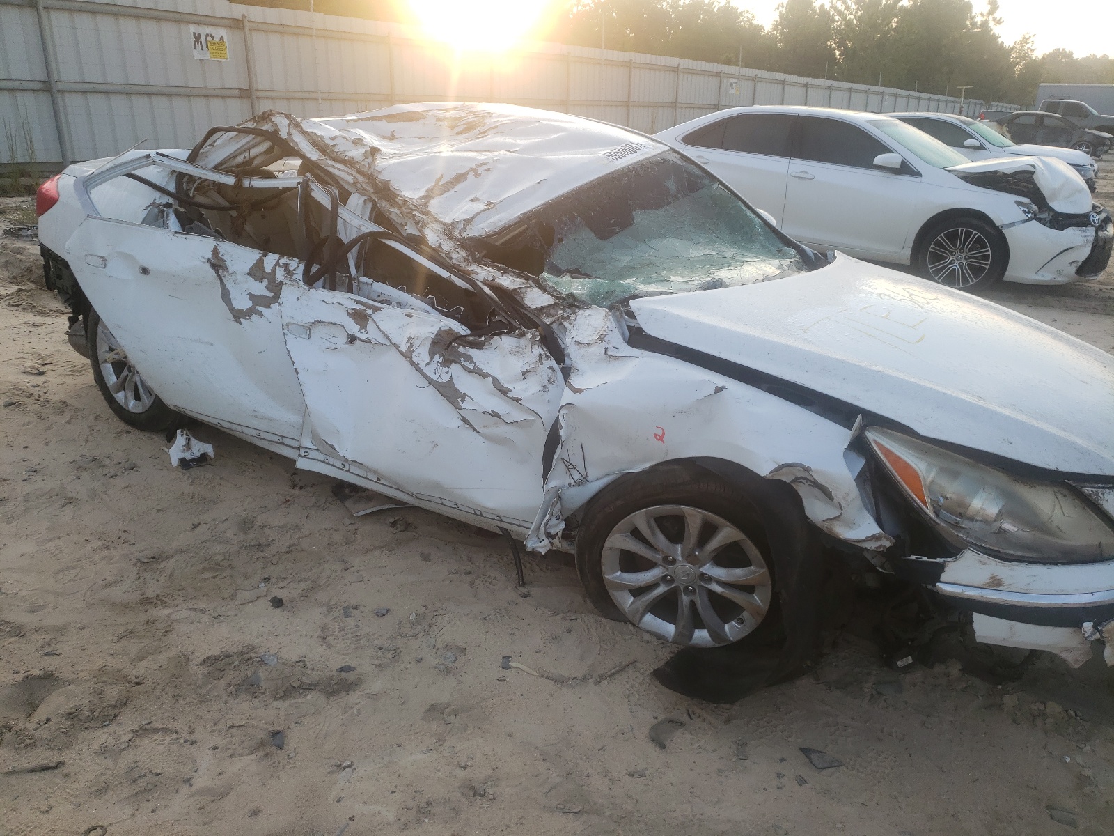 Photo 9 from auction – 2012 HYUNDAI GENESIS 3. with VIN KMHGC4DD9CU198905