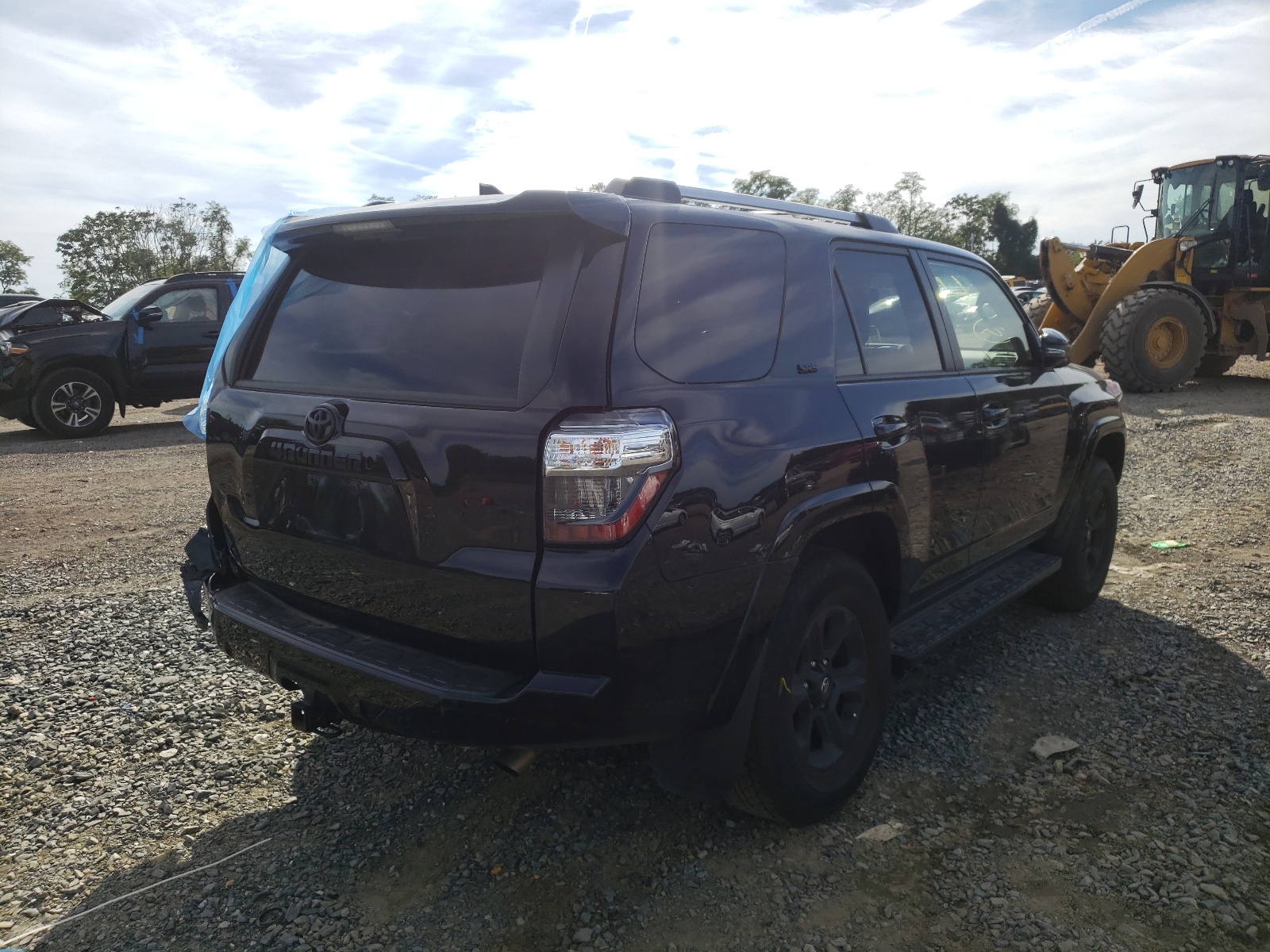 Photo 4 from auction – 2019 TOYOTA 4RUNNER SR with VIN JTEBU5JRXK5719037