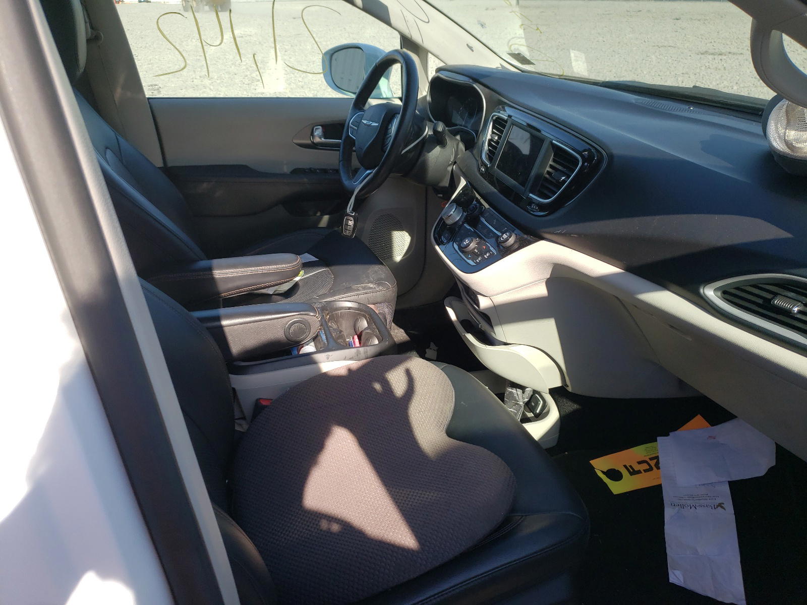 Photo 5 from auction – 2020 CHRYSLER PACIFICA T with VIN 2C4RC1BG6LR101455