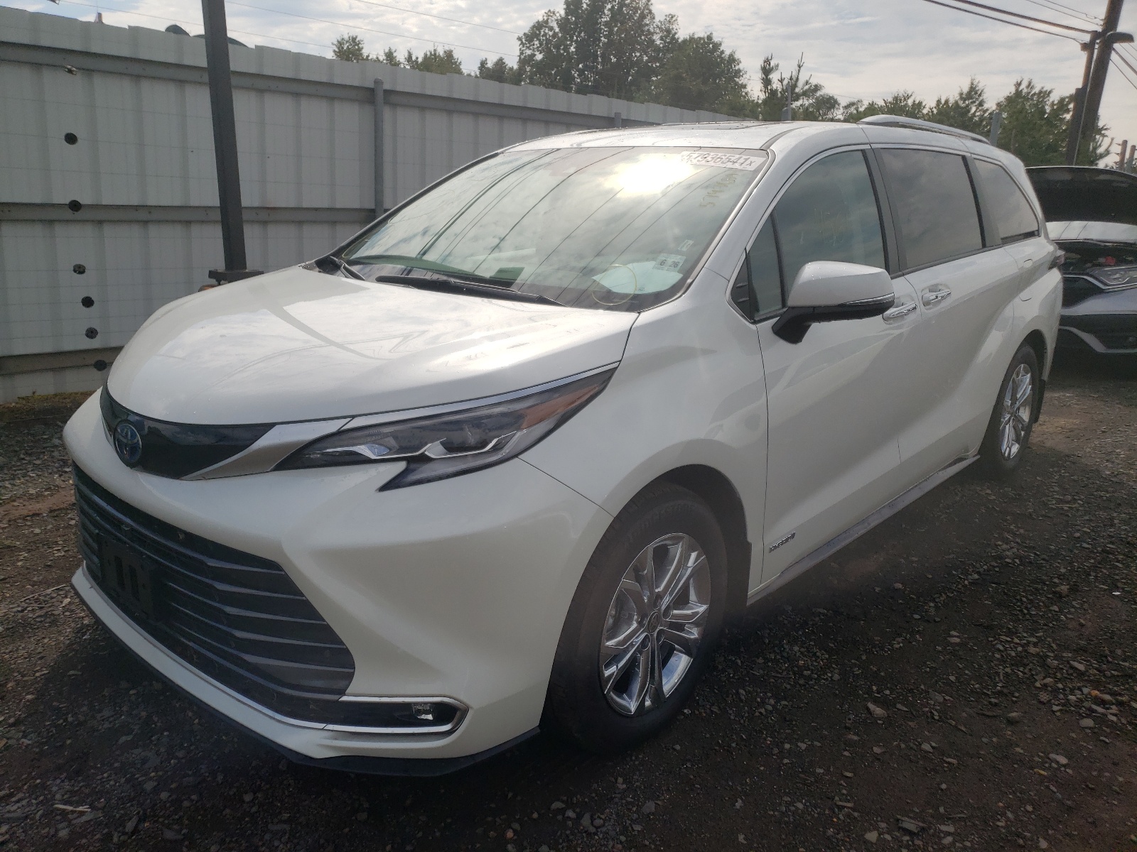 Photo 2 from auction – 2021 TOYOTA SIENNA LIM with VIN 5TDESKFC5MS026741