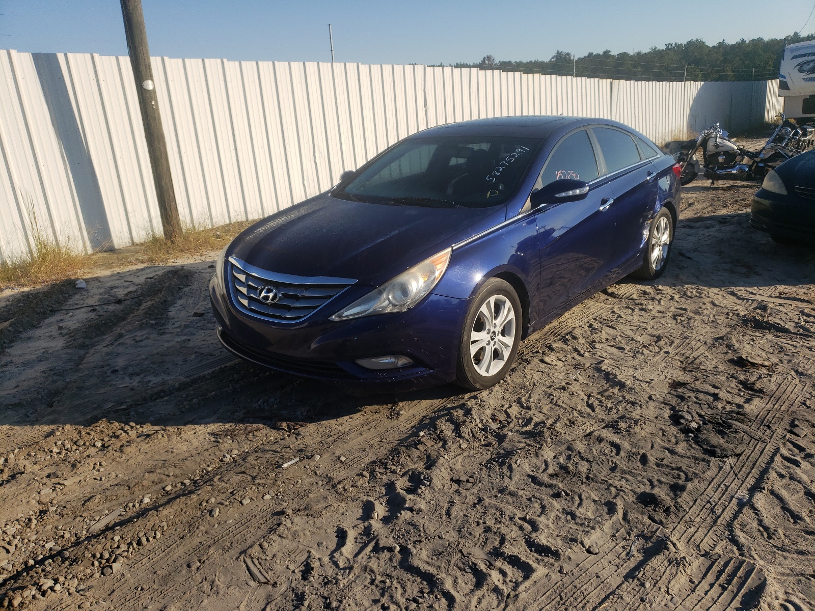 Photo 2 from auction – 2011 HYUNDAI SONATA SE with VIN 5NPEC4AC1BH027906