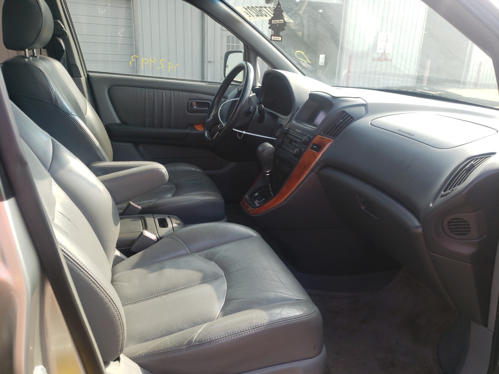 صورة رقم 5 من المزاد - 2000 LEXUS RX 300 مع VIN JT6GF10U7Y0047566